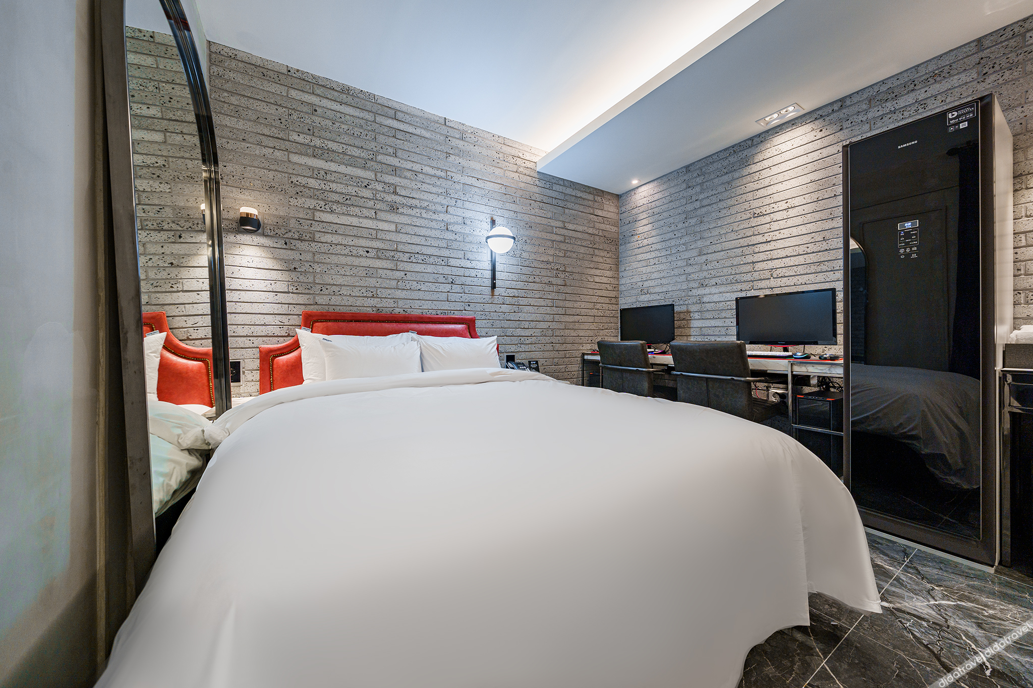Brown-Dot Hotel Geomdan 2*