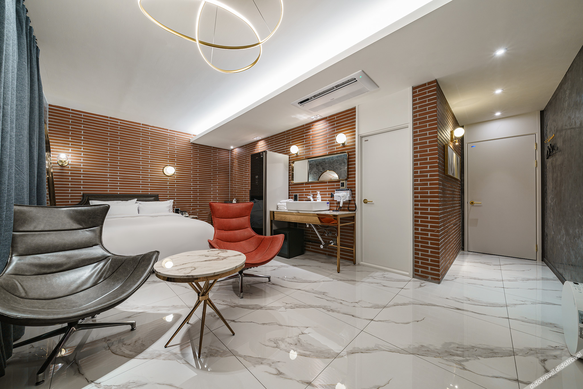 Brown-Dot Hotel Geomdan 2*