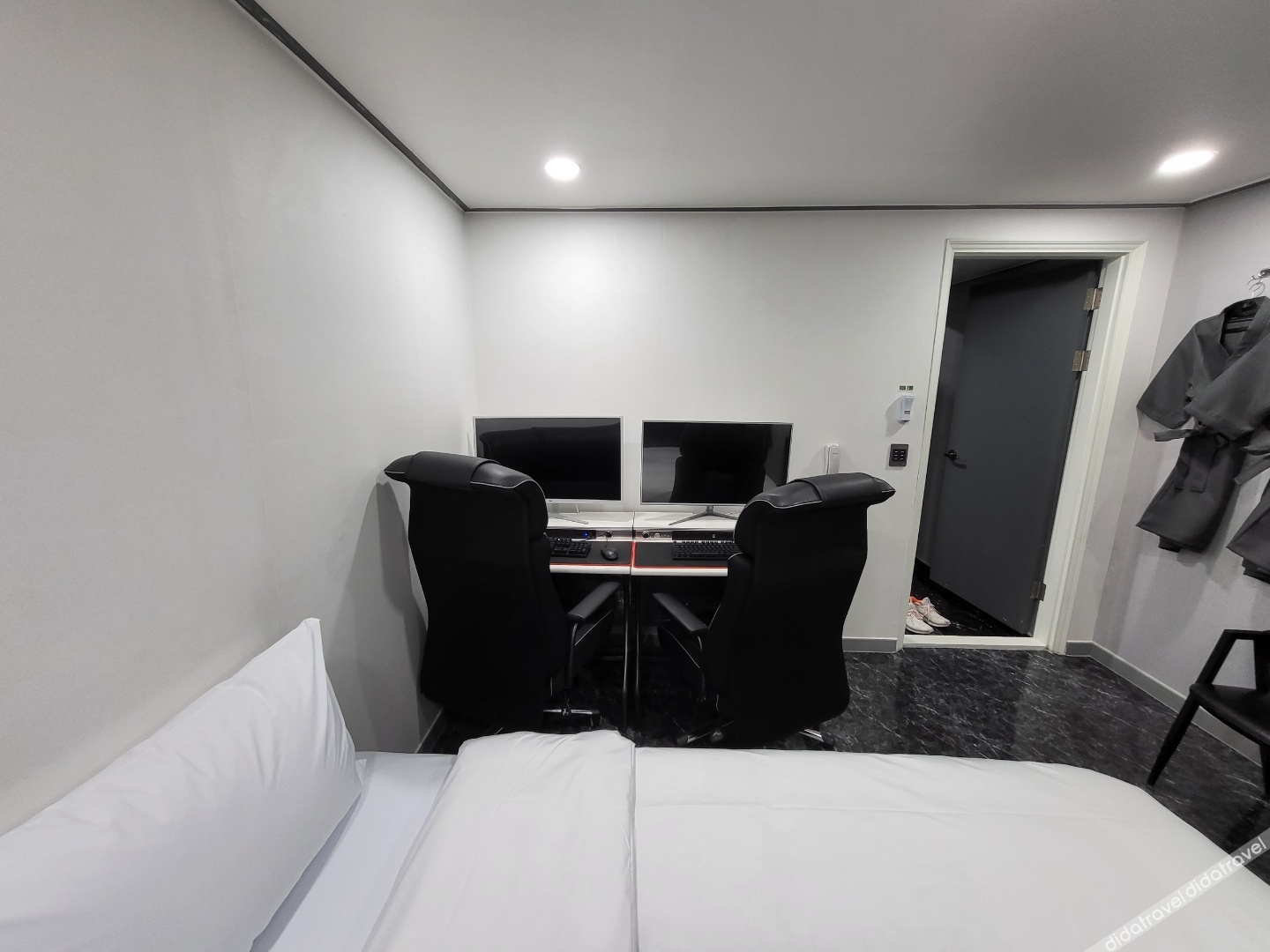 On and Off(Sungui Station) 3*