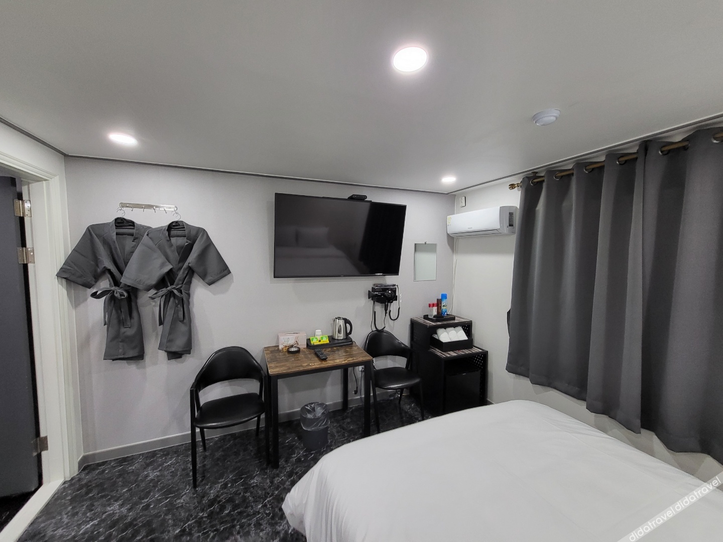 On and Off(Sungui Station) 3*