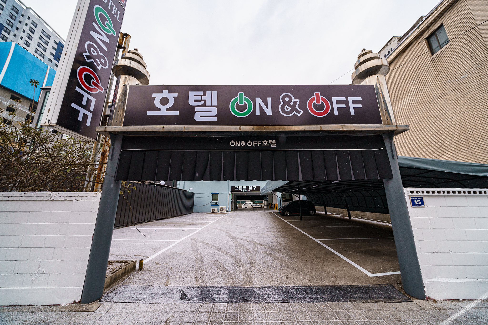 On and Off(Sungui Station) 3*