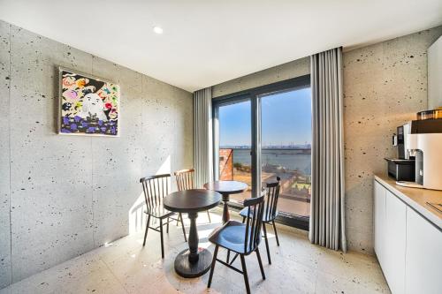 Pohang Brown Dot Terrace Pohang Terminal branch 0*