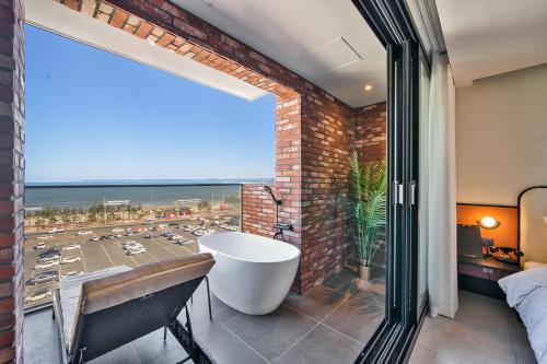 Pohang Brown Dot Terrace Pohang Terminal branch 0*