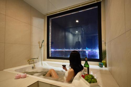 Pohang Brown Dot Terrace Pohang Terminal branch 0*
