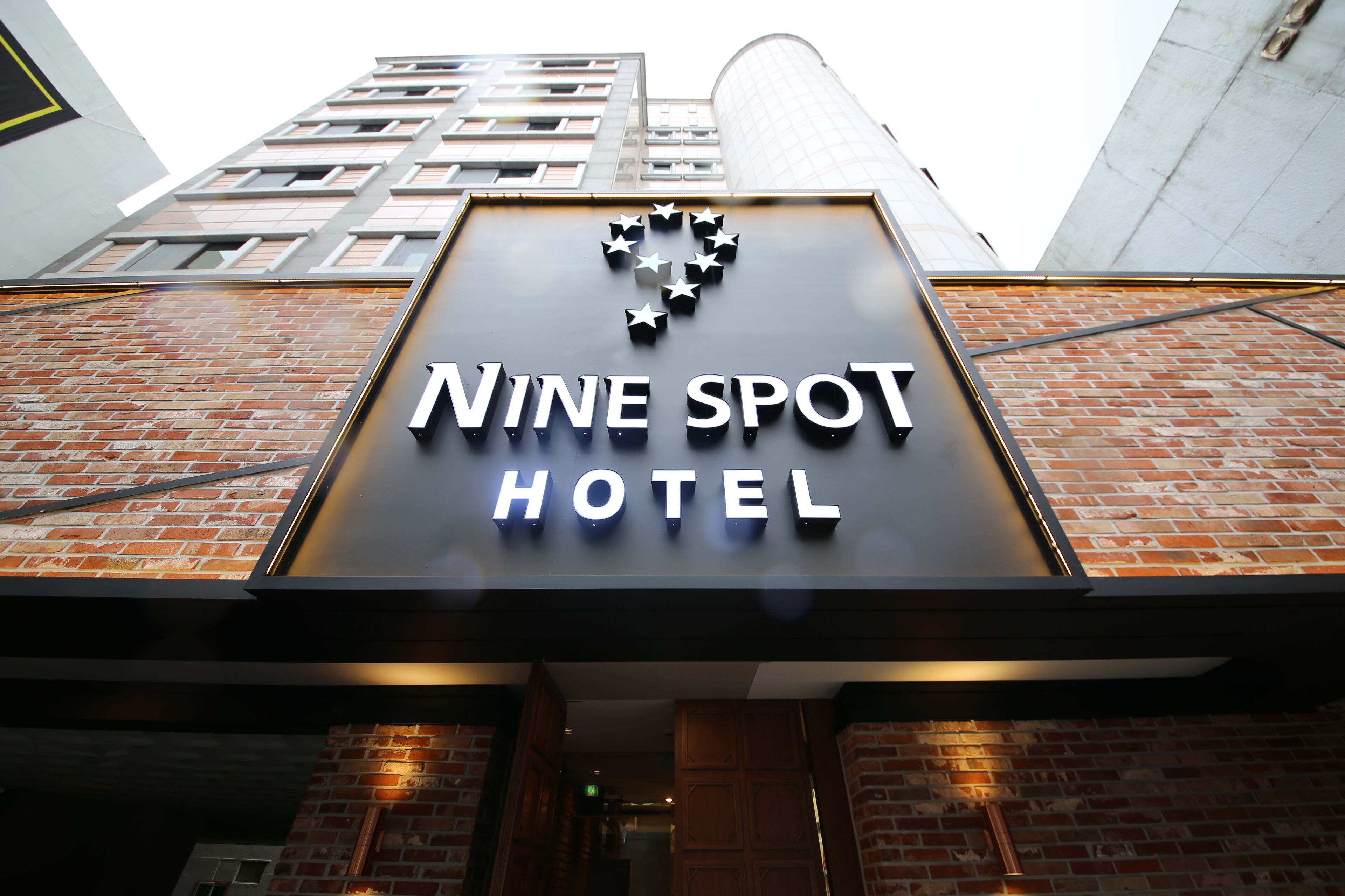 Ninespot Hotel 2*