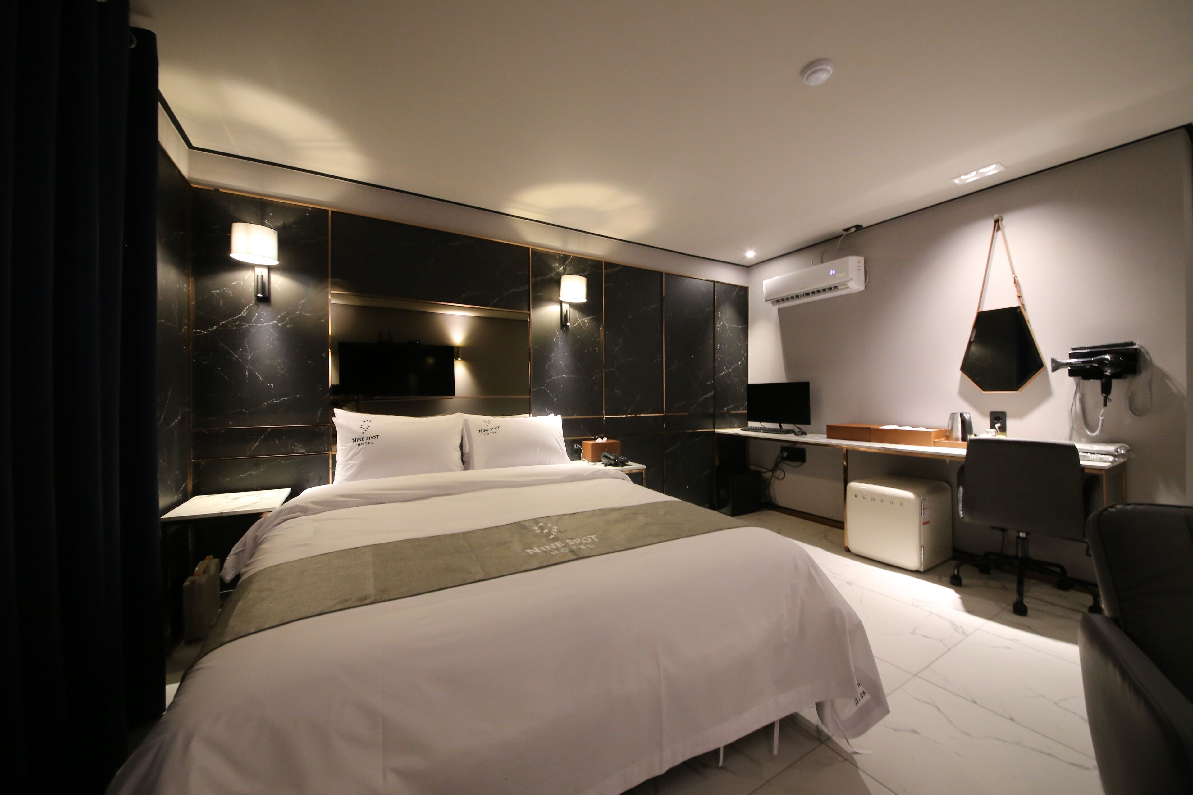 Ninespot Hotel 2*