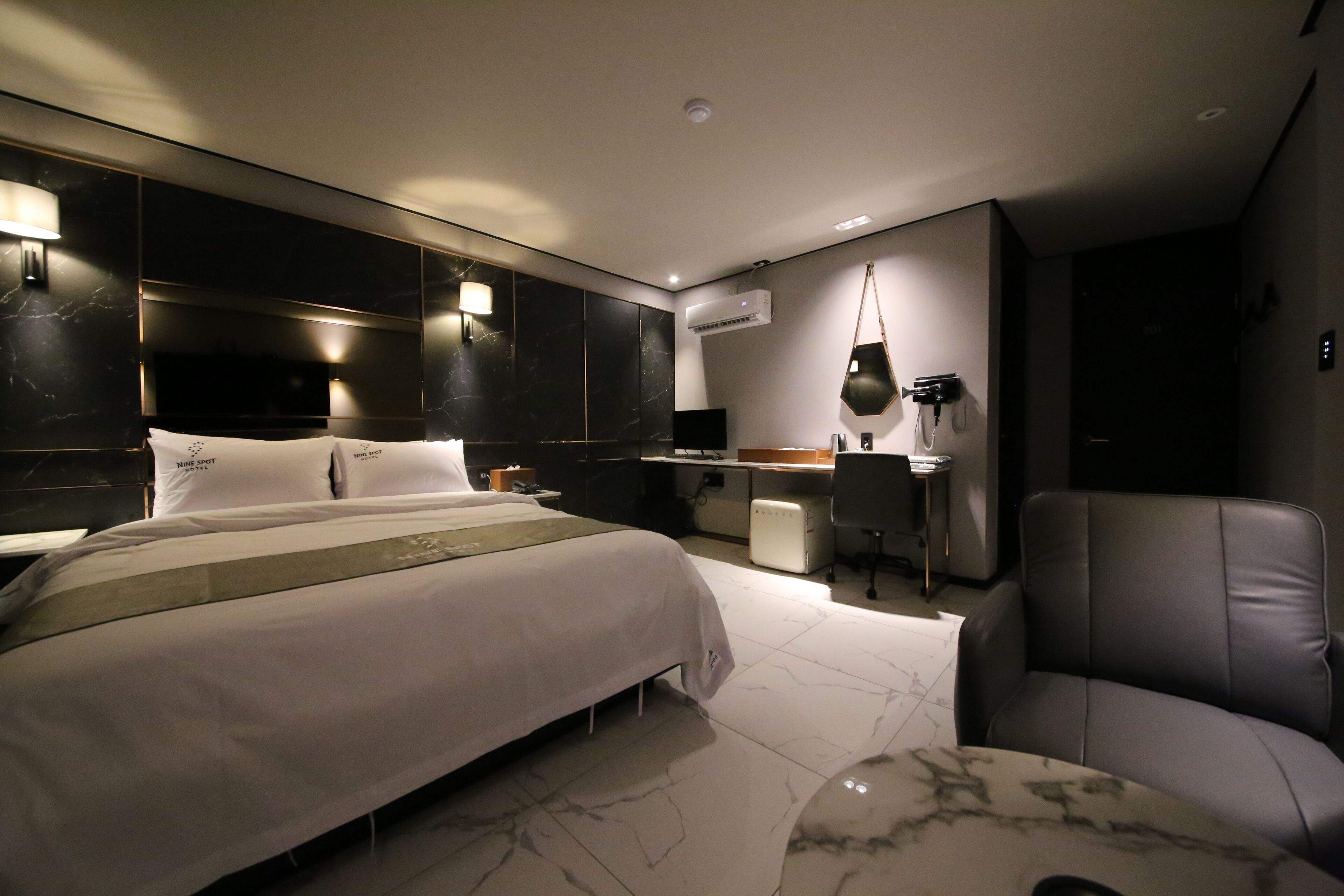 Ninespot Hotel 2*