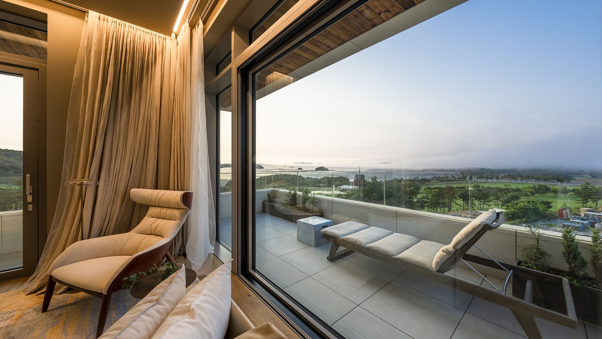 The Heaven Resort 5*