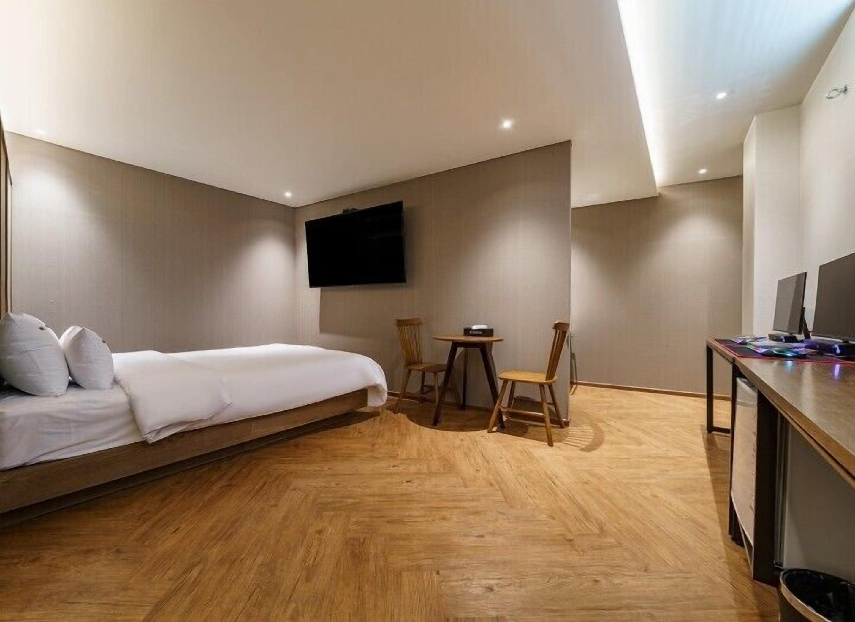 Brown Dot Hotel Eurwangri 3*