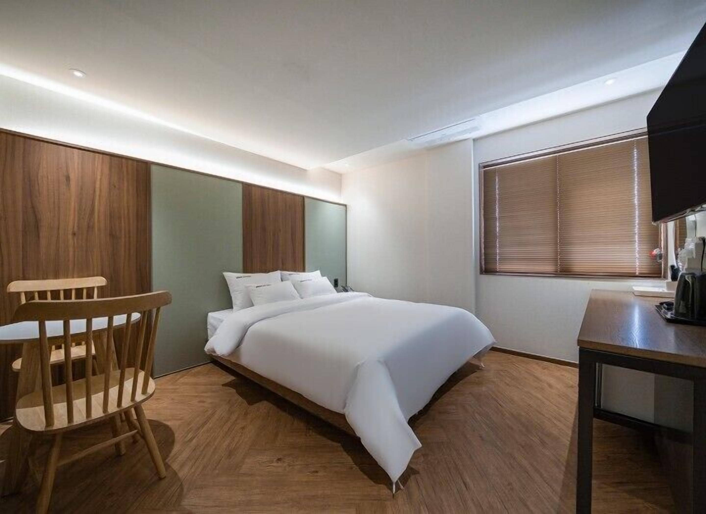 Brown Dot Hotel Eurwangri 3*