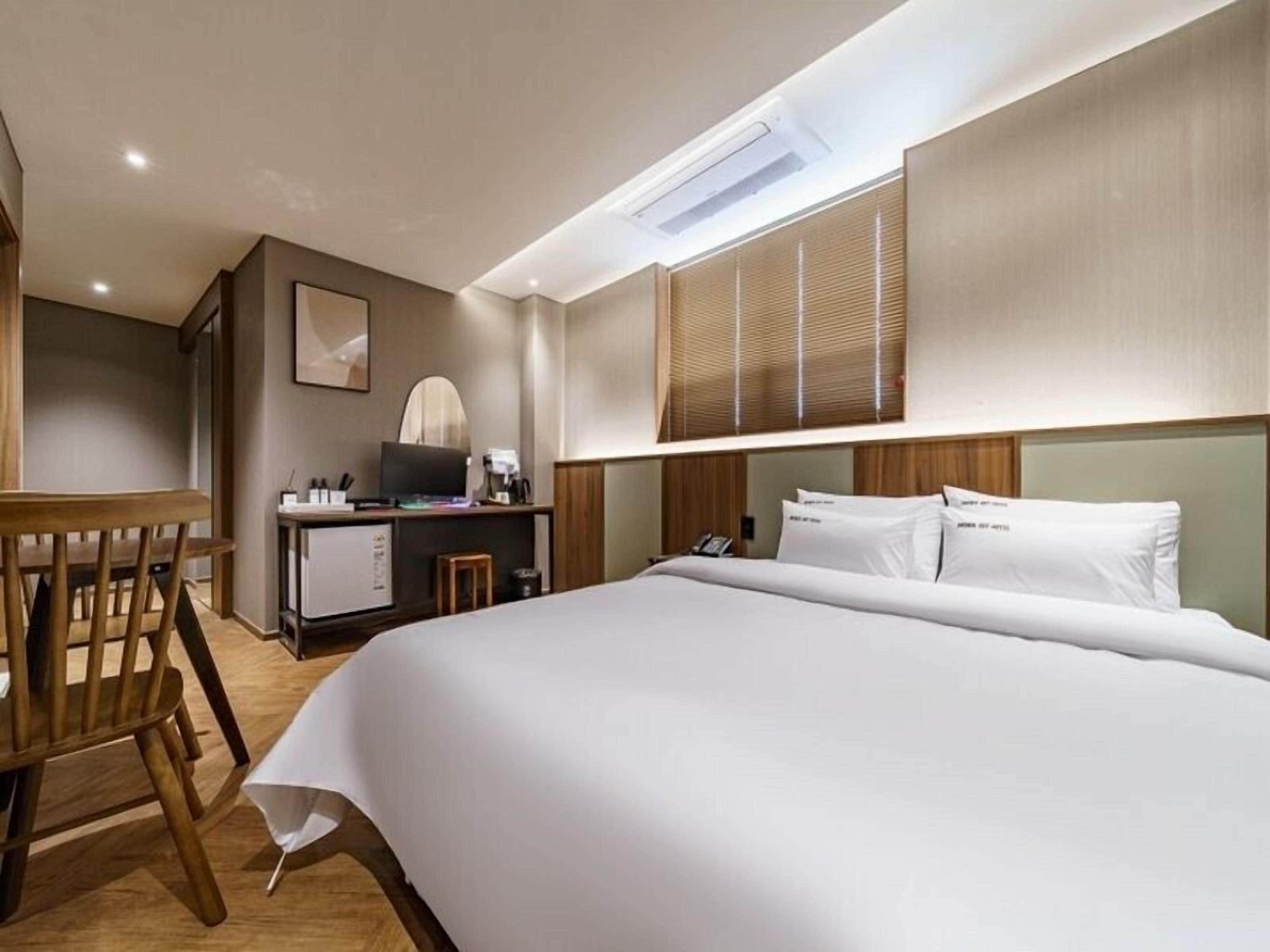 Brown Dot Hotel Eurwangri 3*