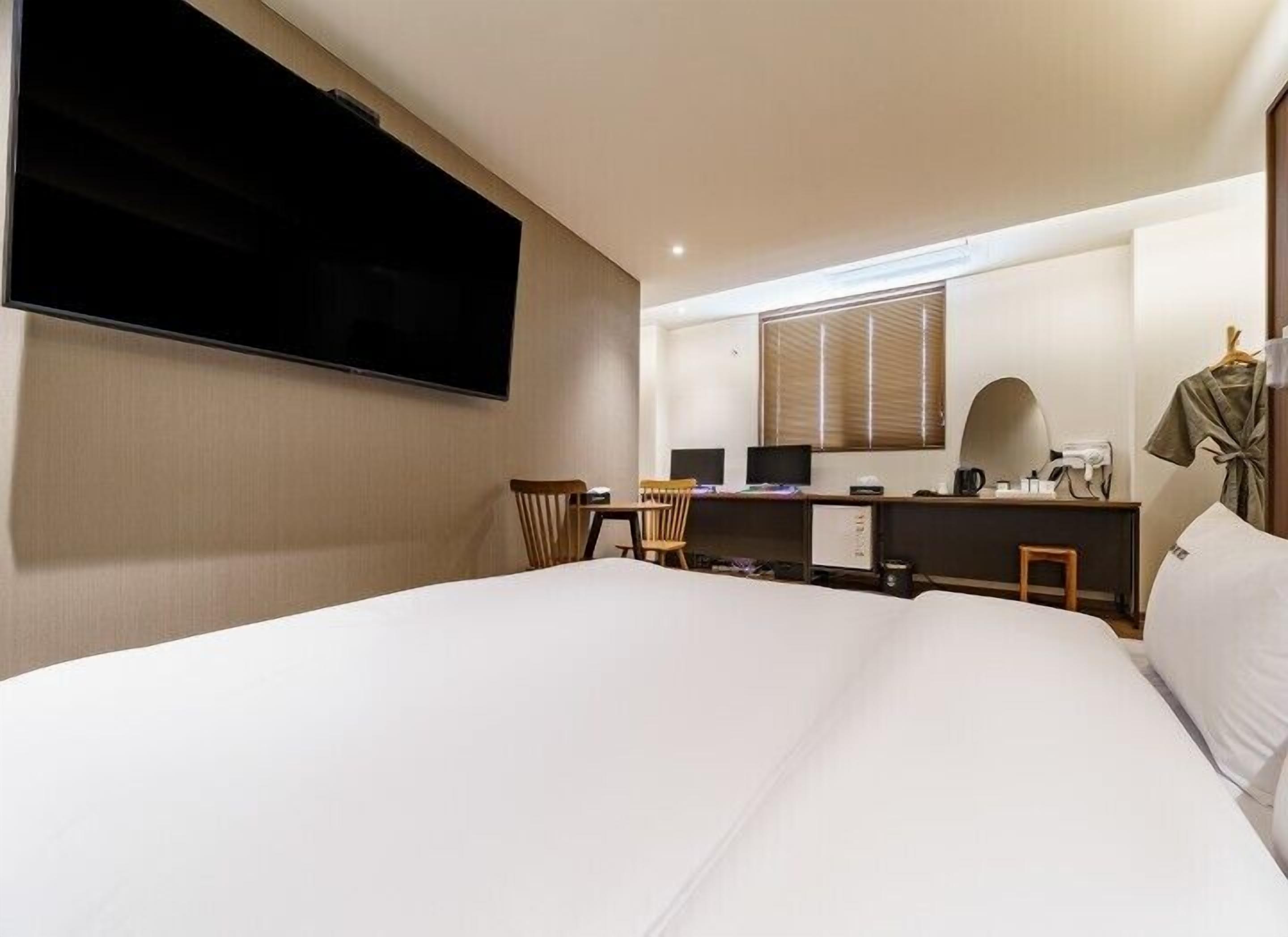 Brown Dot Hotel Eurwangri 3*