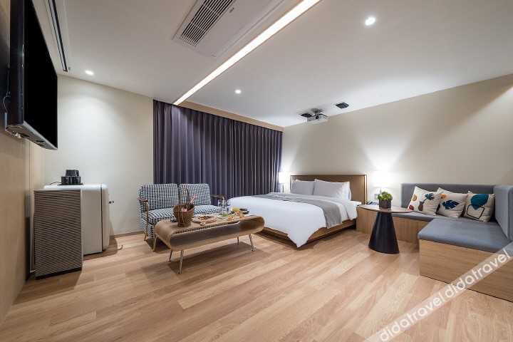 Dongnae Hound Hotel Sajik Minam Station 2*
