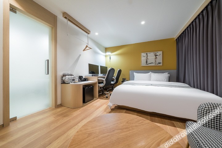 Dongnae Hound Hotel Sajik Minam Station 2*