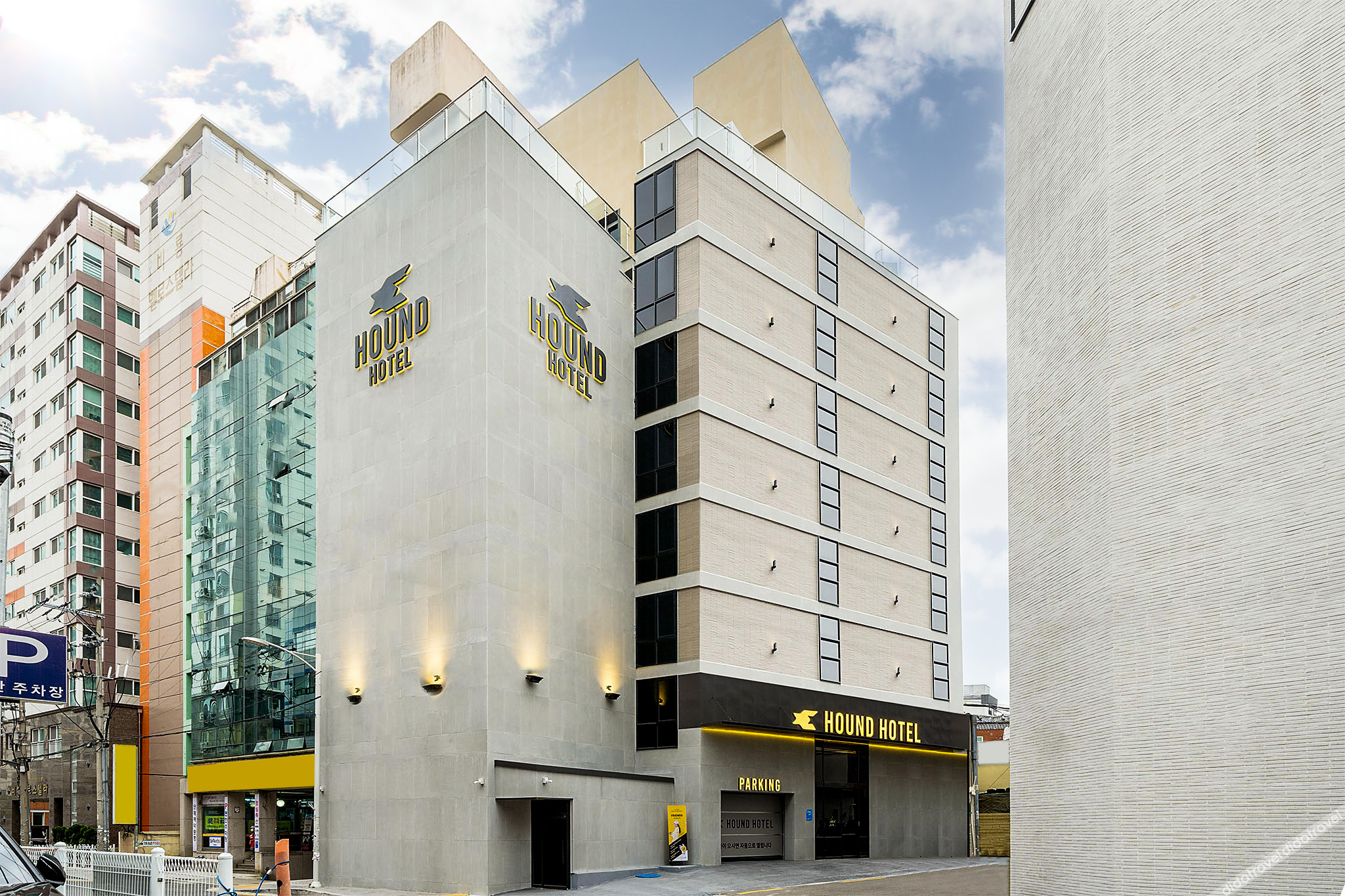 Dongnae Hound Hotel Sajik Minam Station 2*