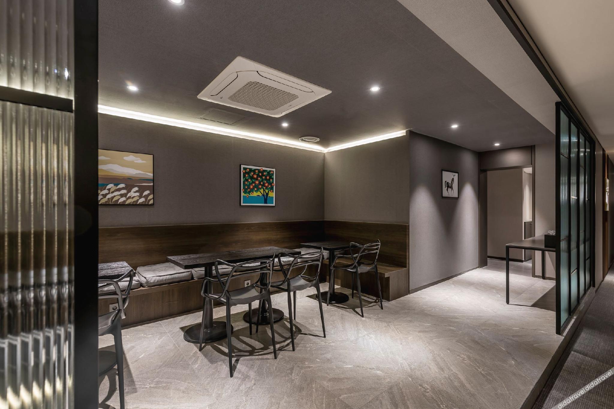 Ilsan Queen Town Hotel 2*