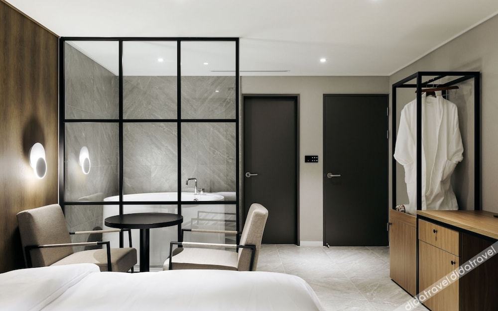Ilsan Queen Town Hotel 2*
