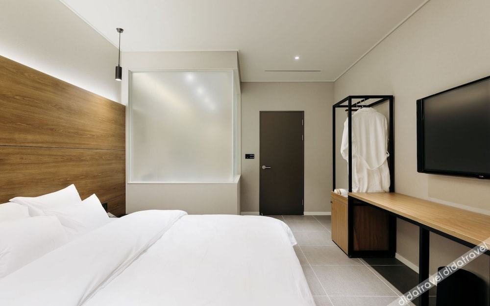 Ilsan Queen Town Hotel 2*