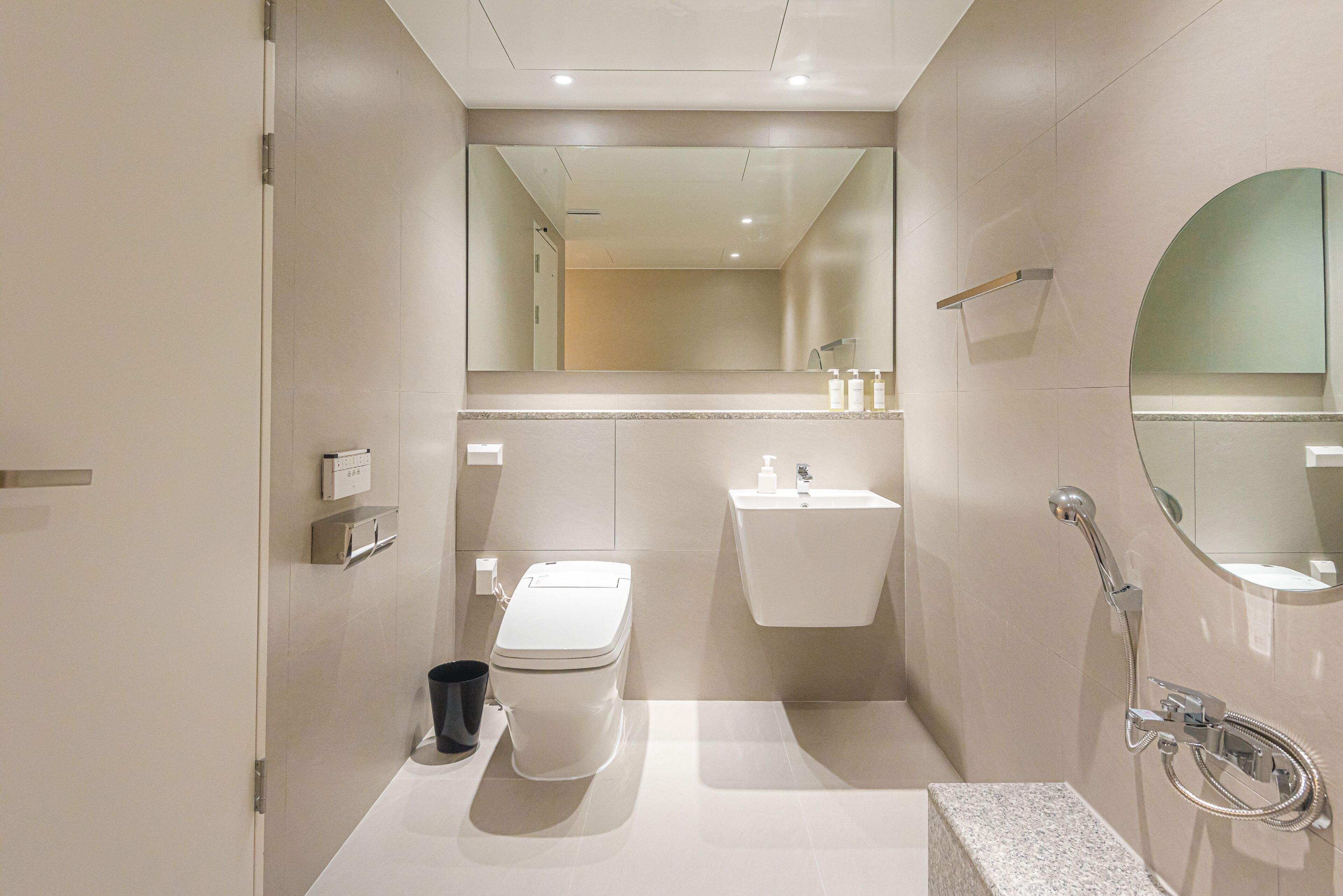 Asherah Villard Aqua Business Hotel 2*
