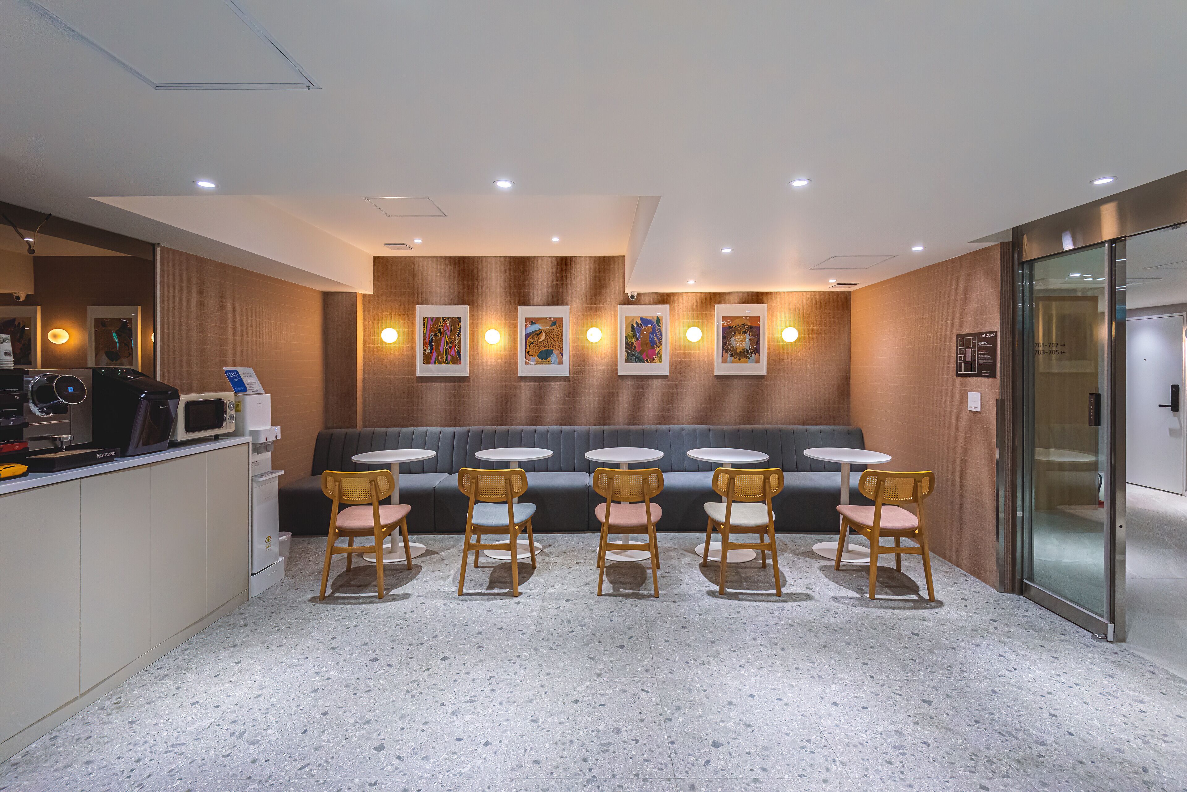 Asherah Villard Aqua Business Hotel 2*