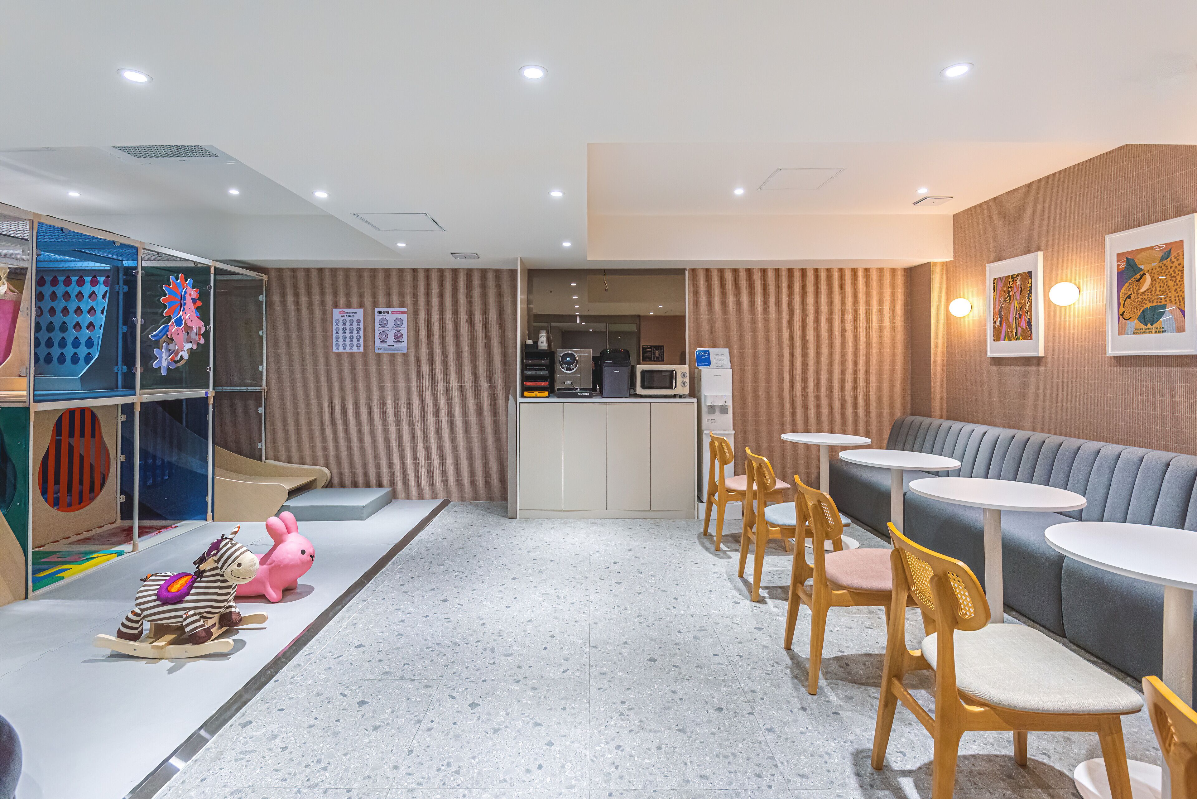 Asherah Villard Aqua Business Hotel 2*