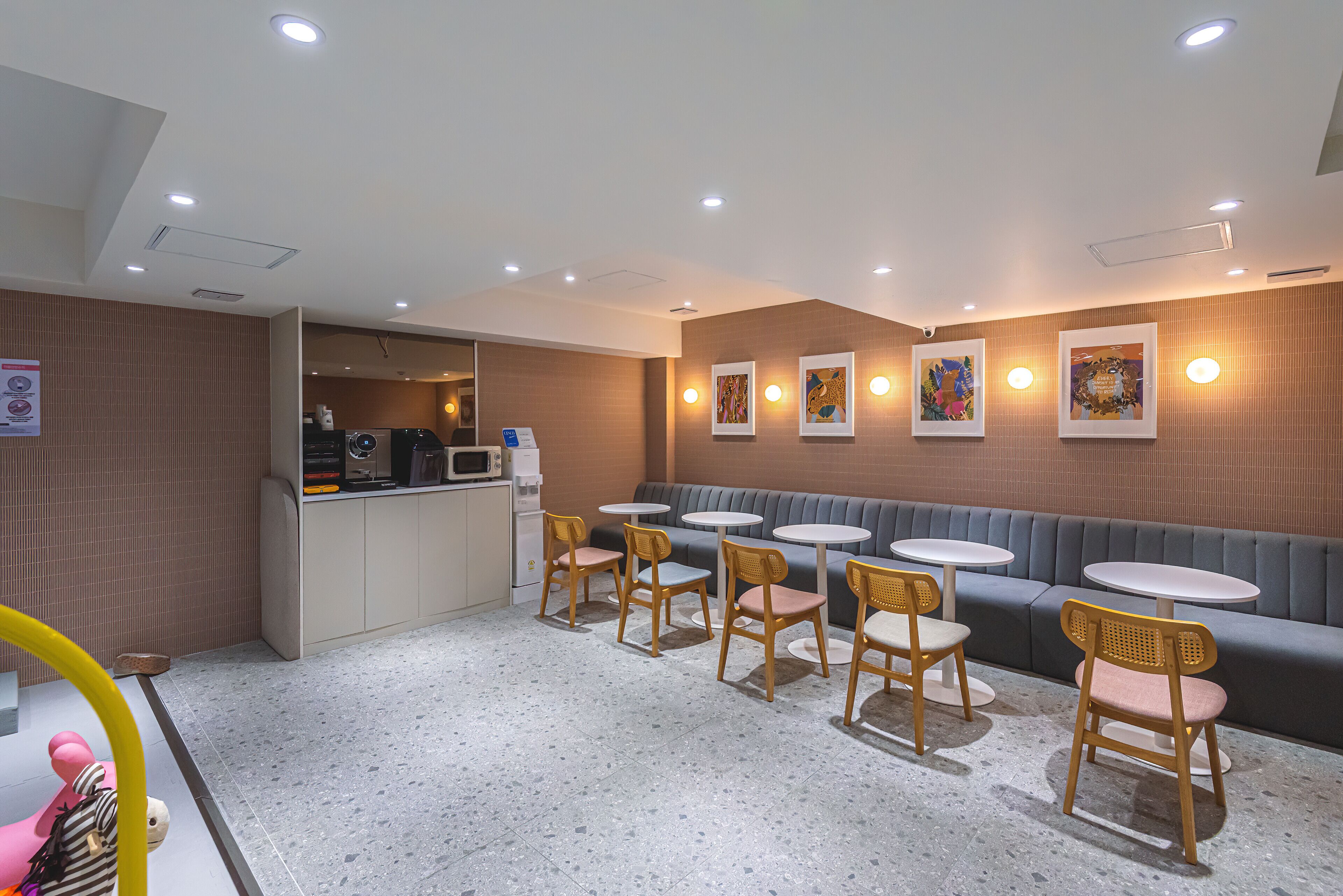 Asherah Villard Aqua Business Hotel 2*
