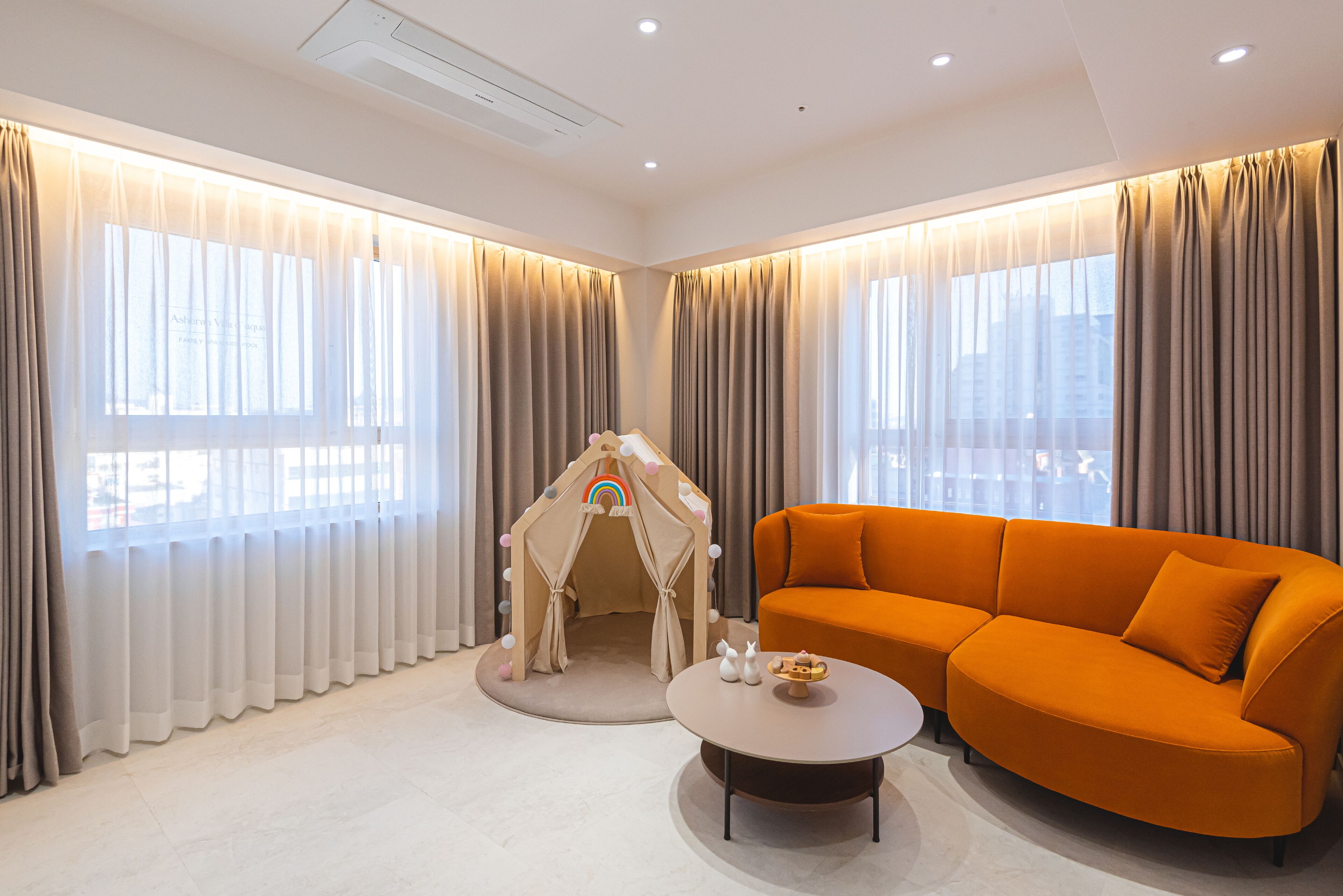 Asherah Villard Aqua Business Hotel 2*