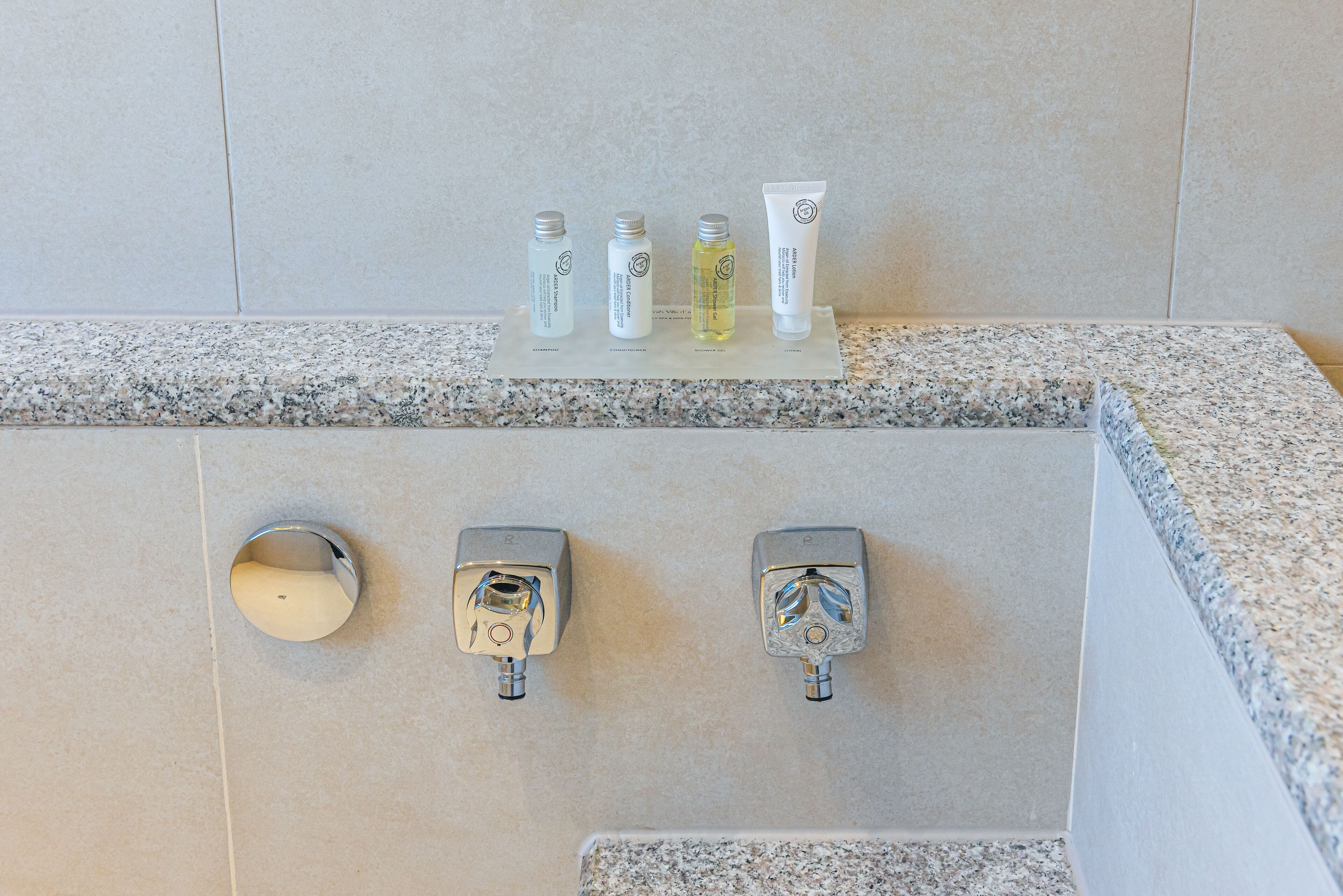Asherah Villard Aqua Business Hotel 2*