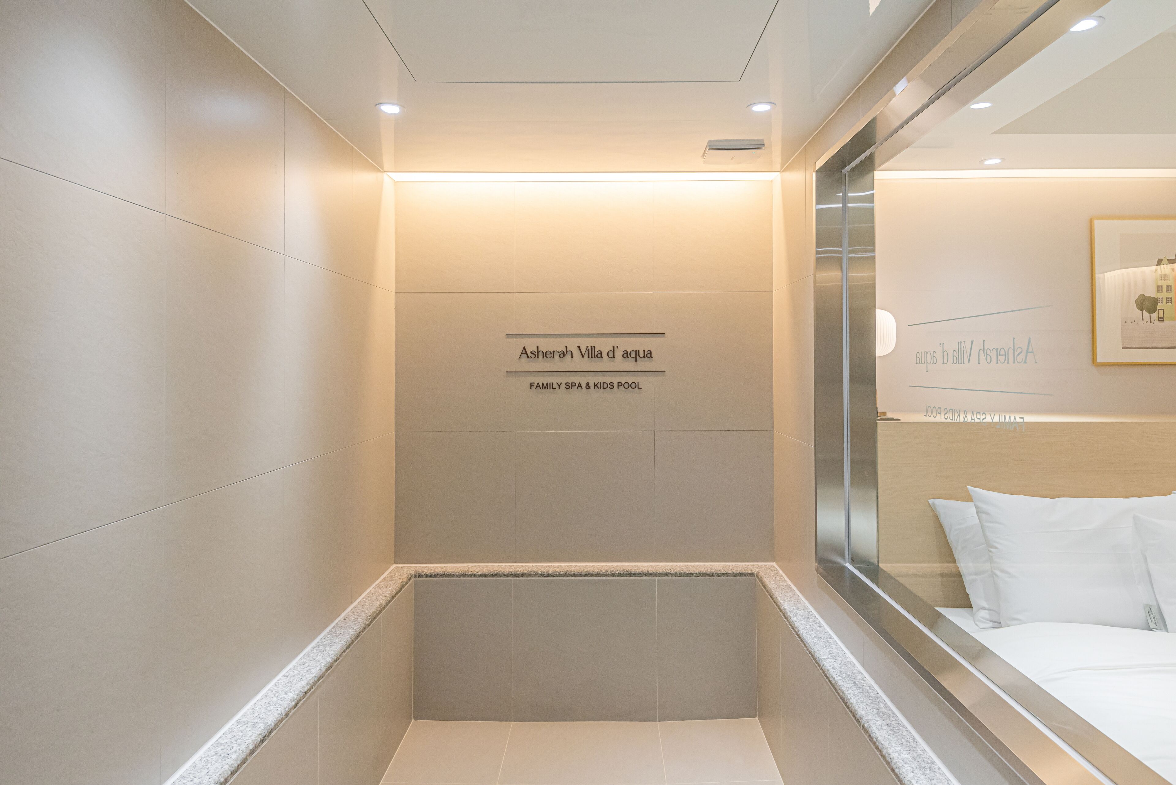 Asherah Villard Aqua Business Hotel 2*