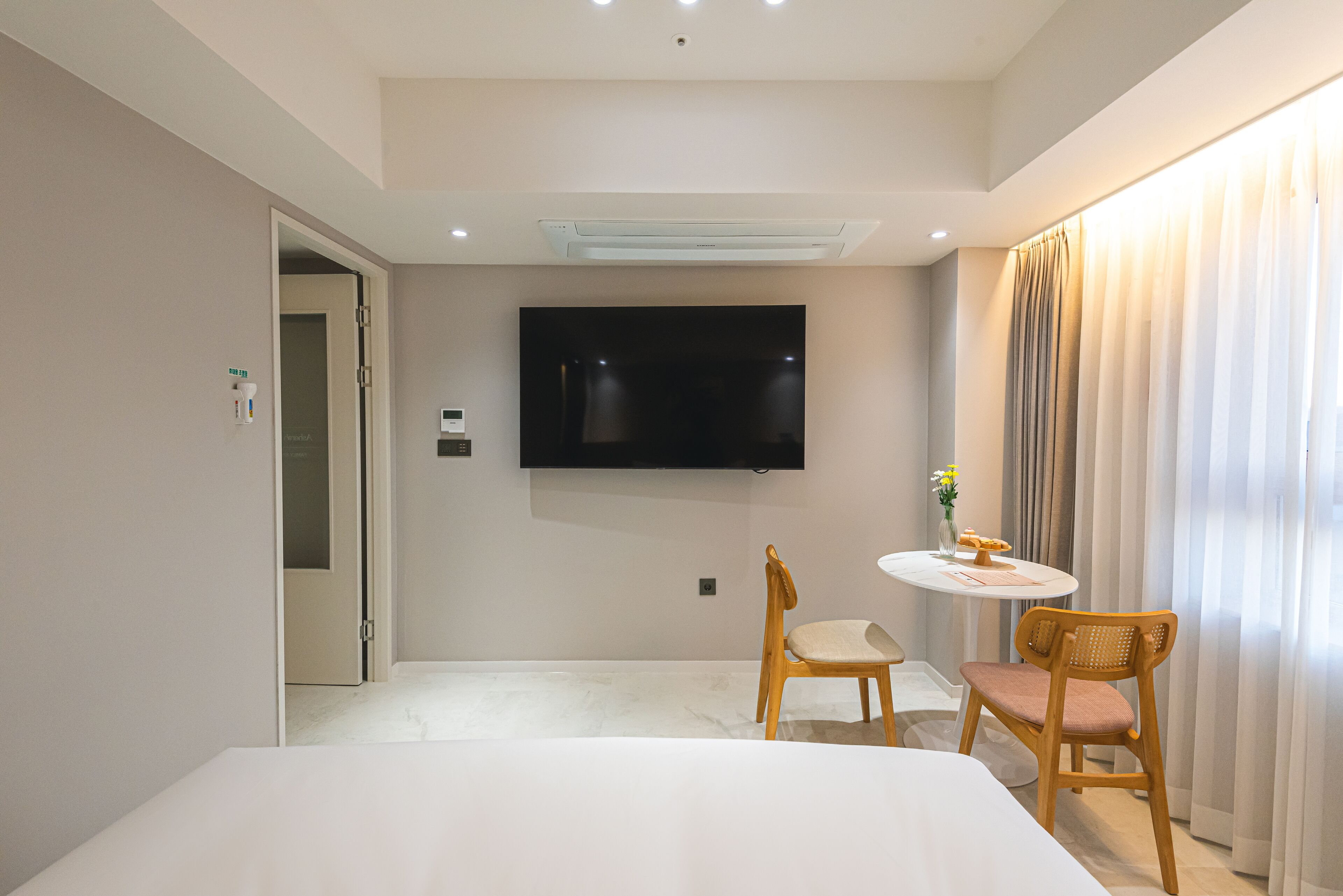 Asherah Villard Aqua Business Hotel 2*