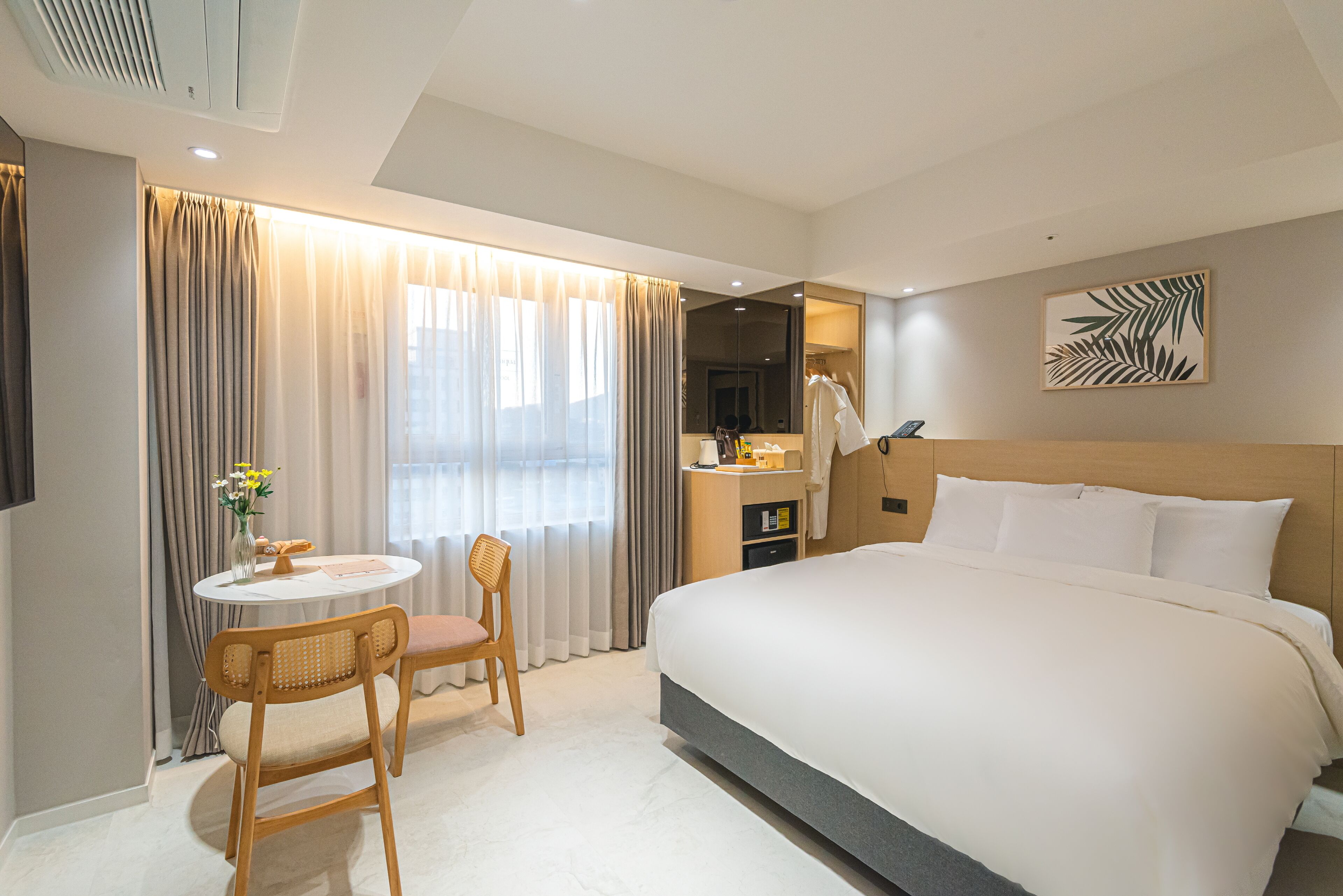 Asherah Villard Aqua Business Hotel 2*