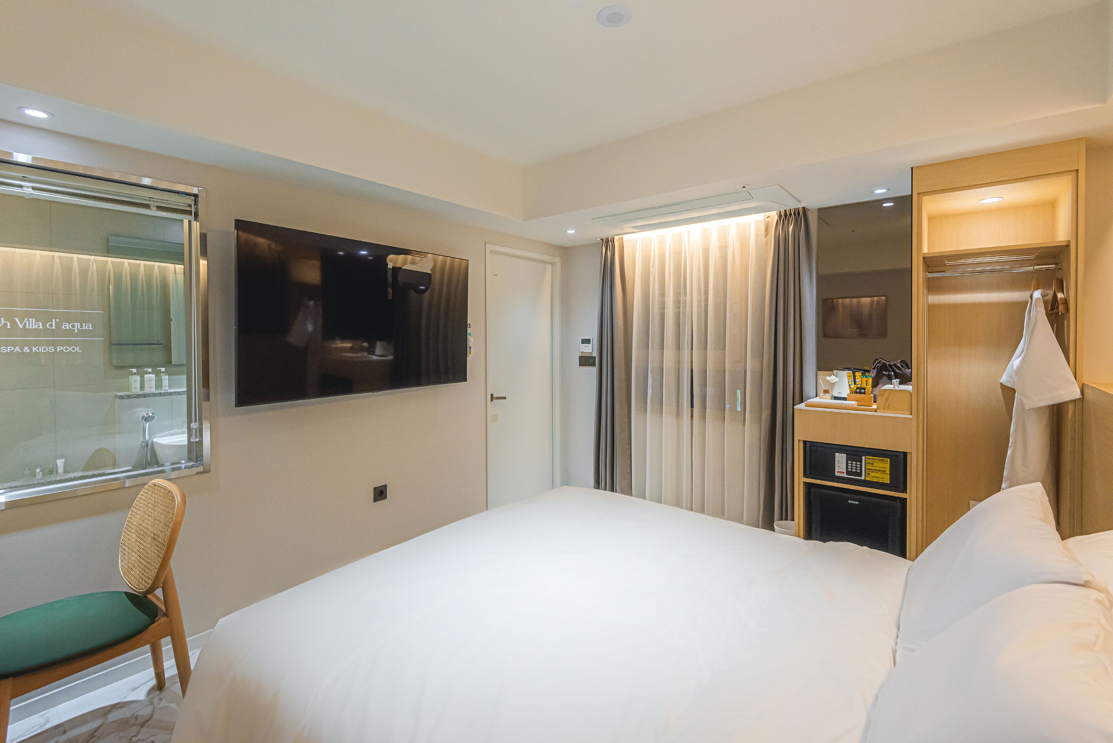 Asherah Villard Aqua Business Hotel 2*