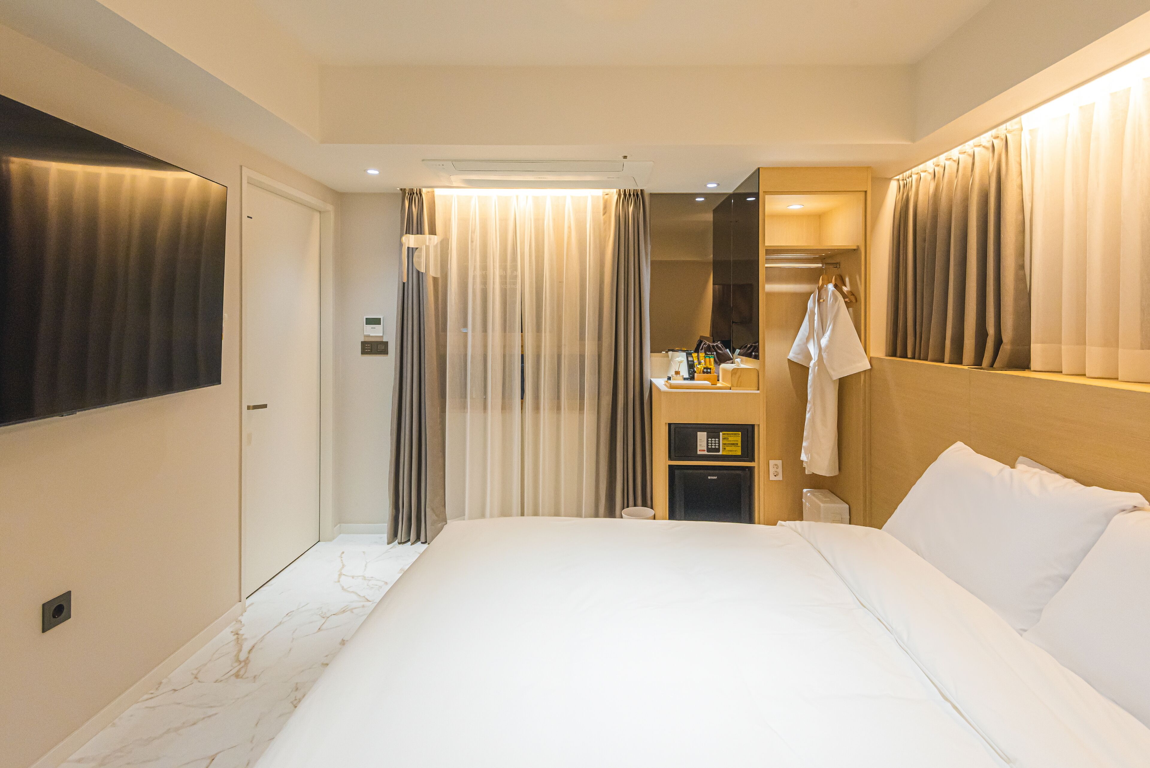 Asherah Villard Aqua Business Hotel 2*