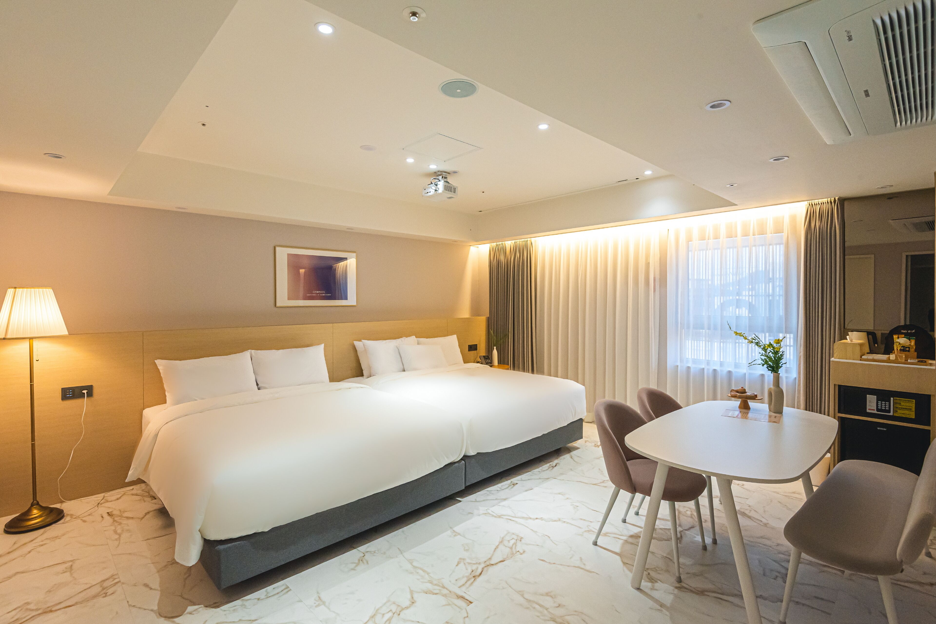 Asherah Villard Aqua Business Hotel 2*