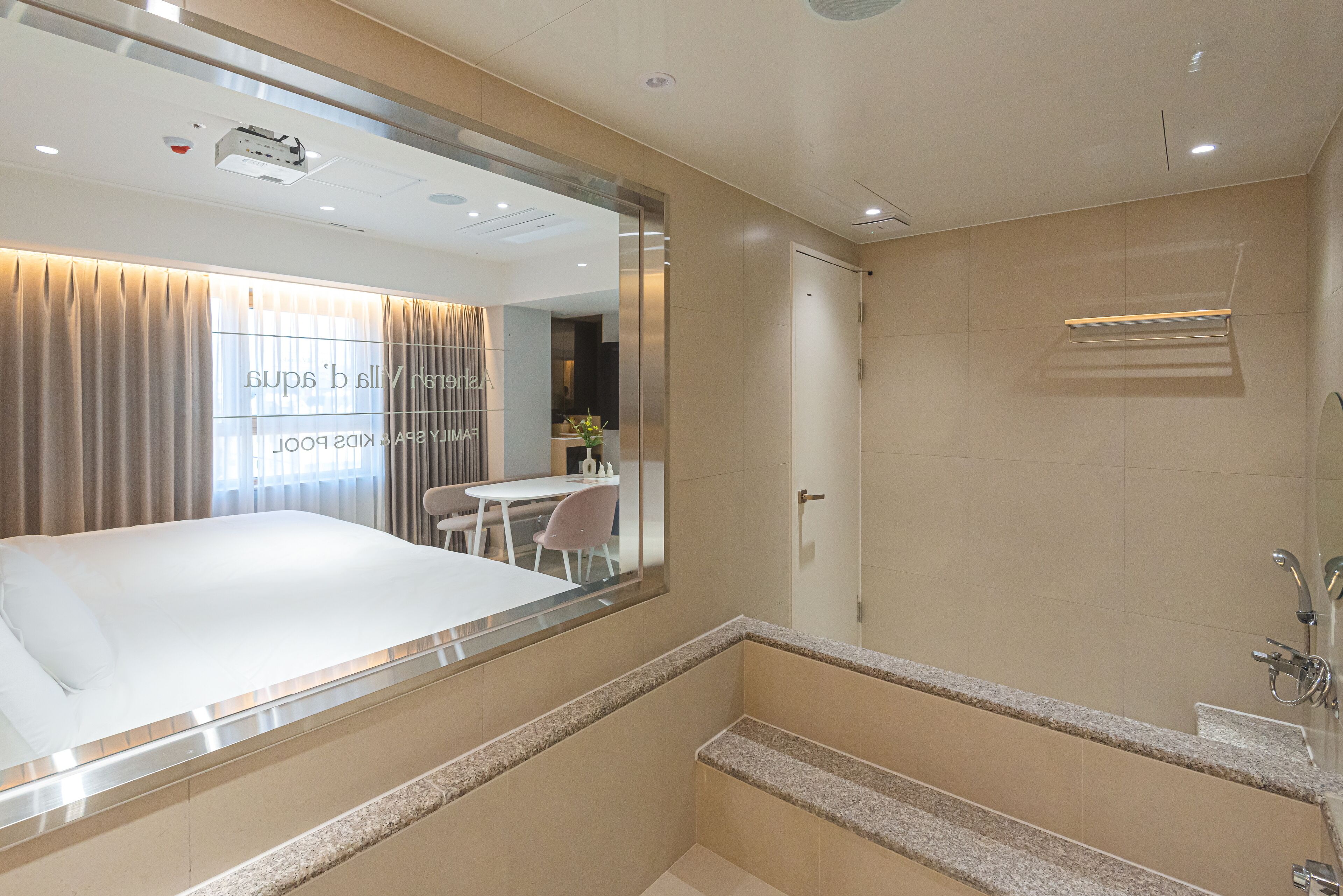 Asherah Villard Aqua Business Hotel 2*