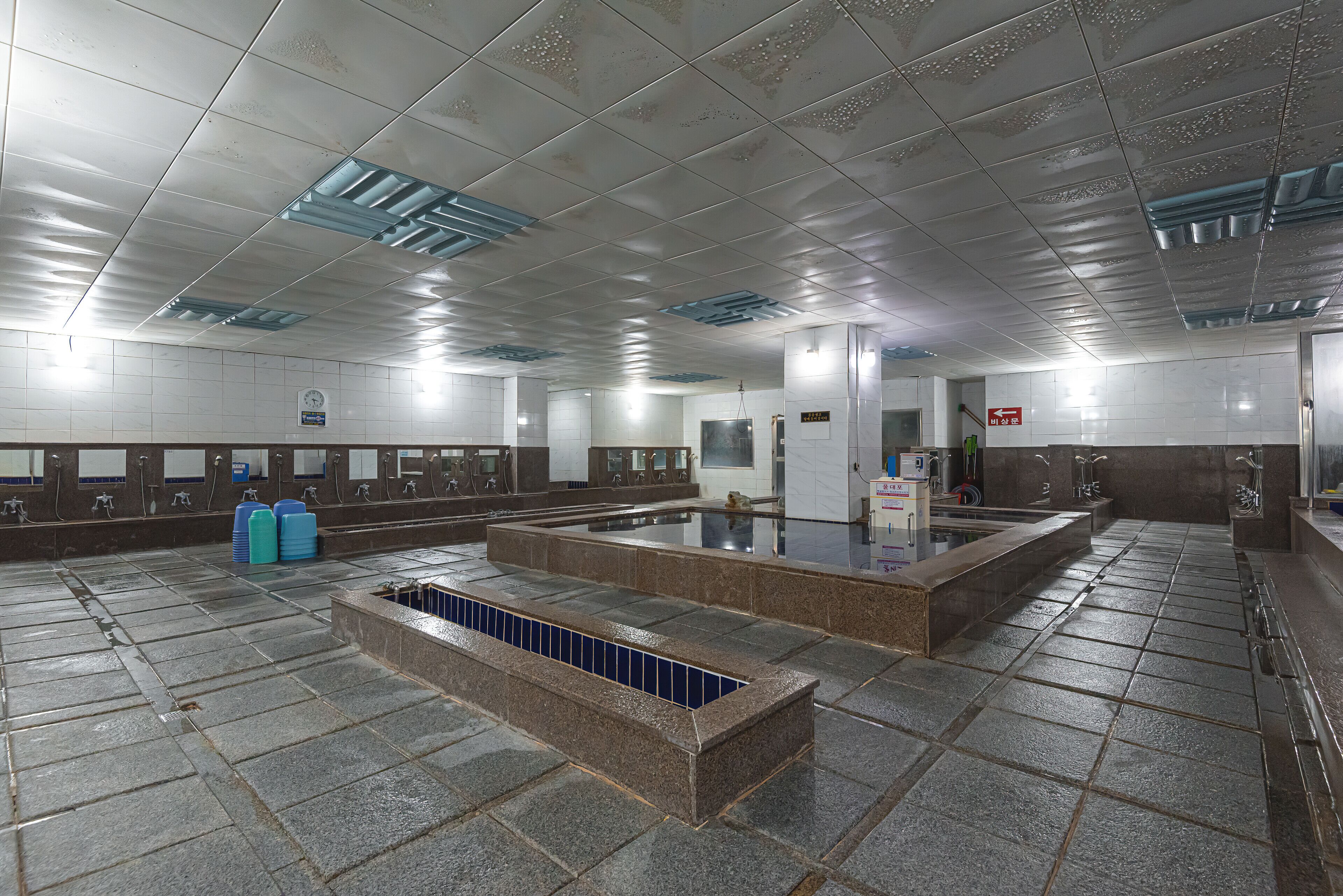Asherah Villard Aqua Business Hotel 2*