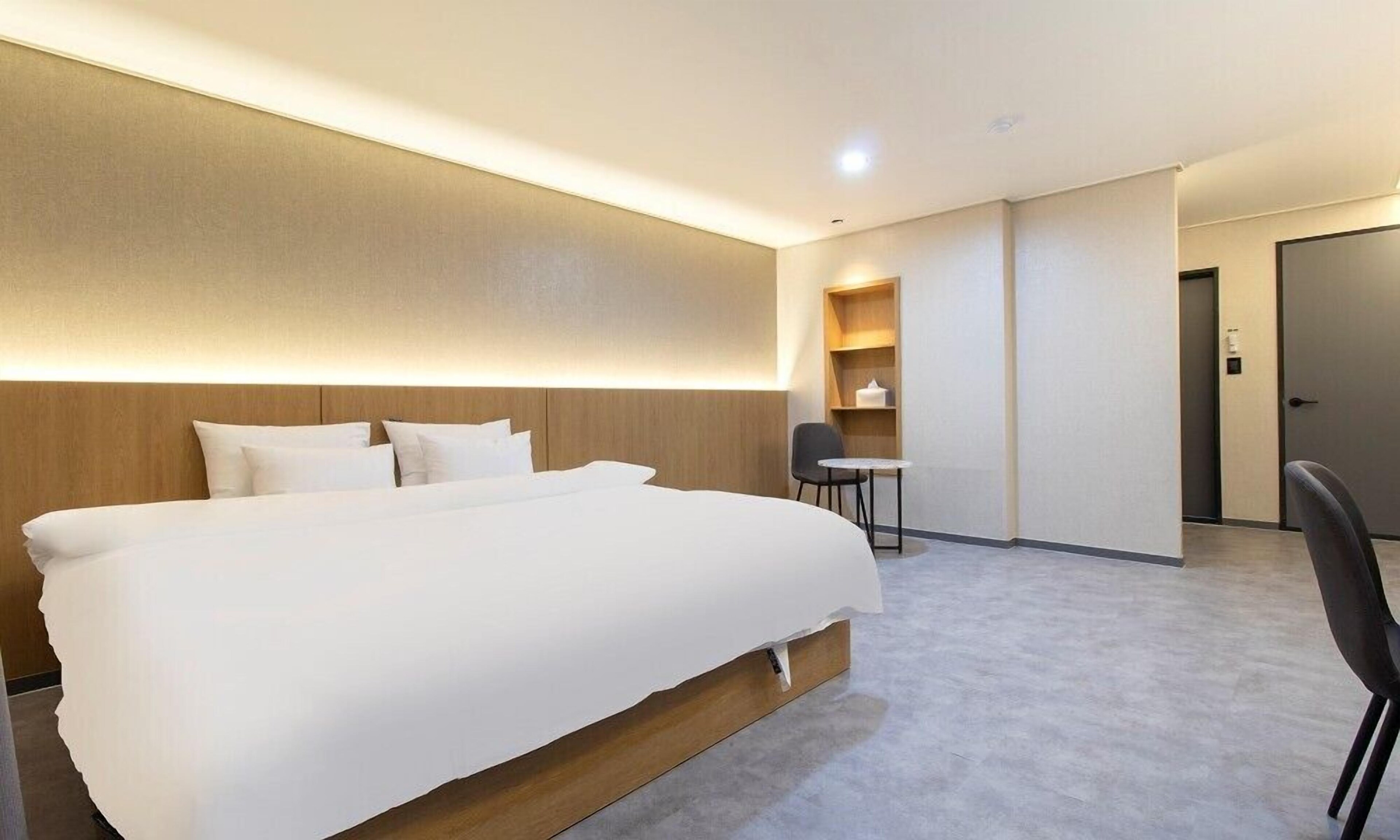 Hwaseong Stay13 Hotel 2*