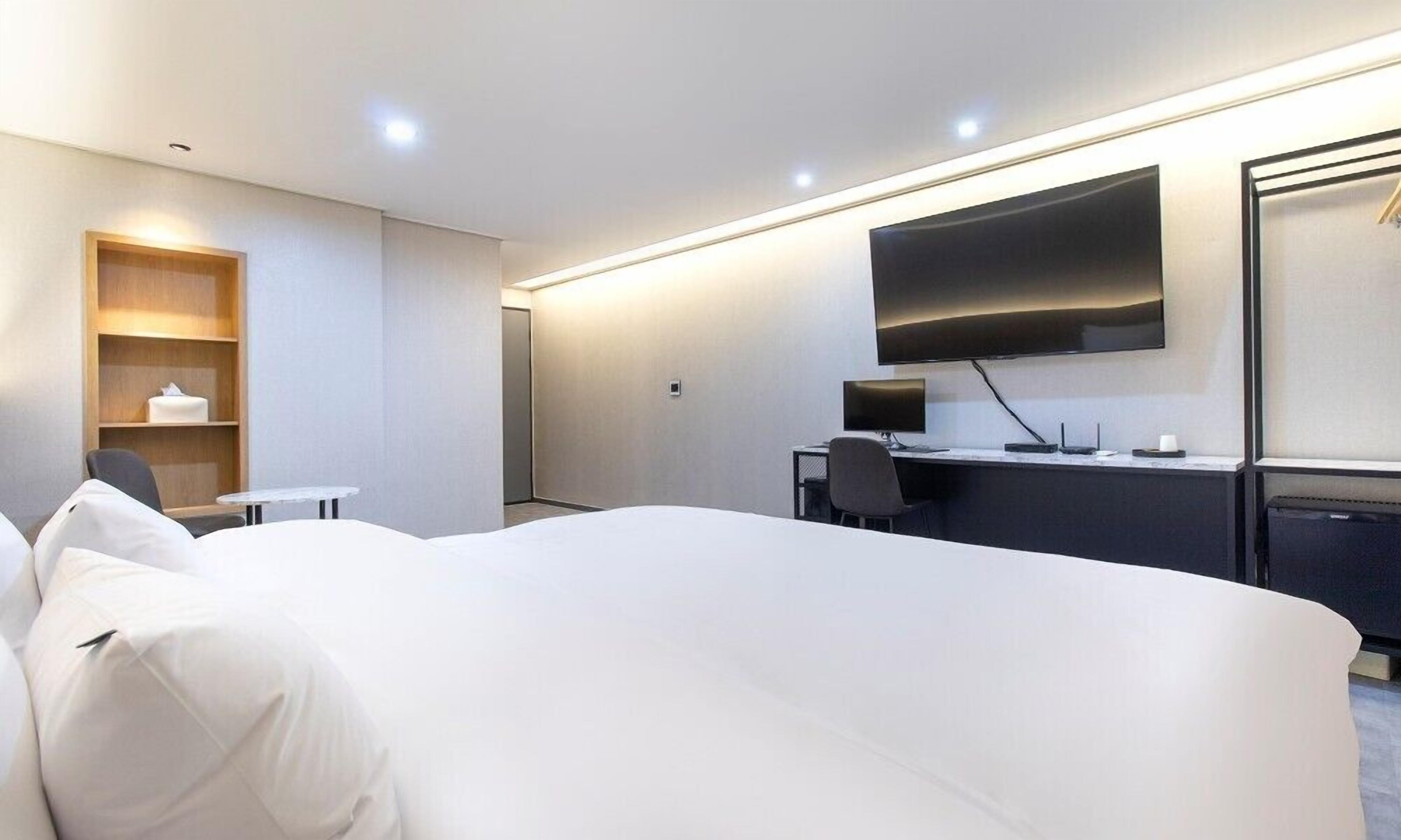 Hwaseong Stay13 Hotel 2*