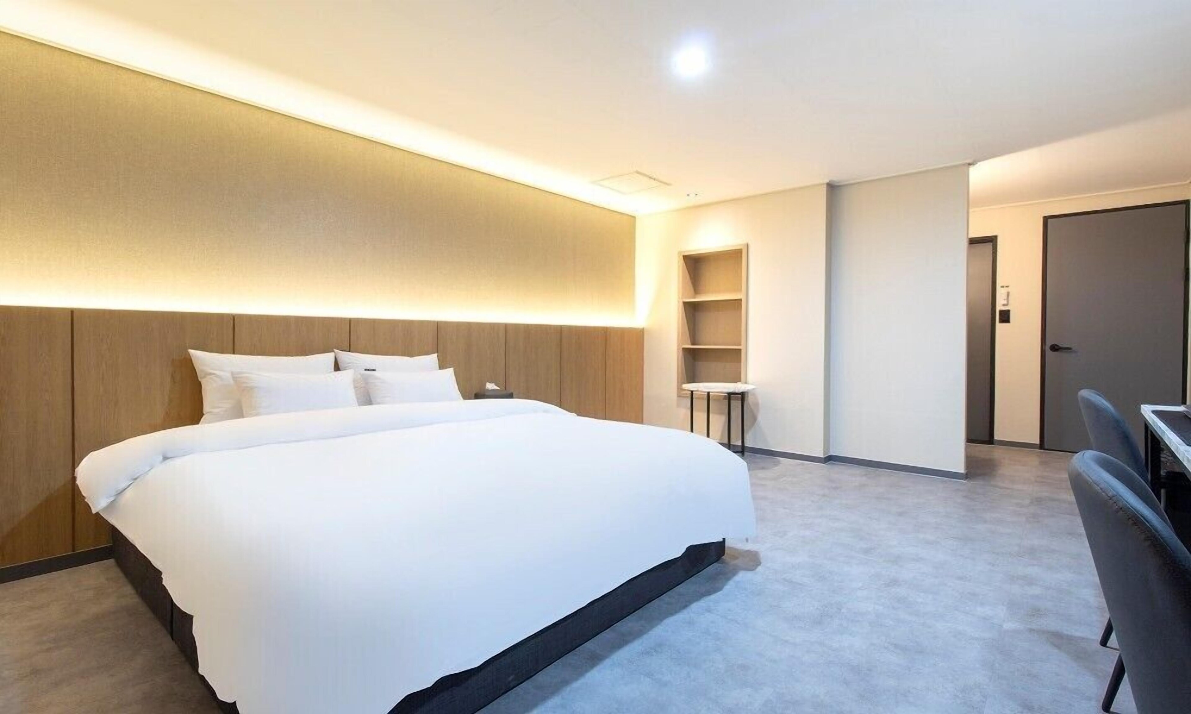 Hwaseong Stay13 Hotel 2*