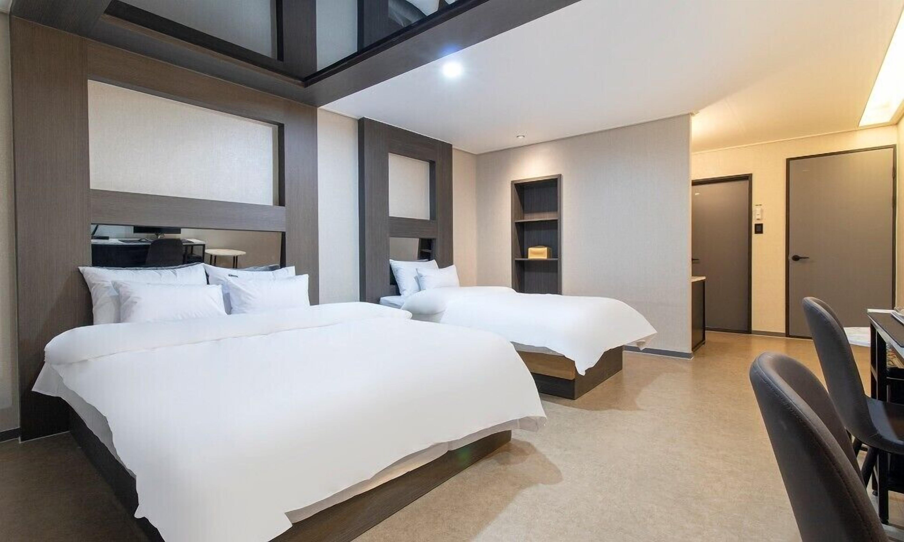 Hwaseong Stay13 Hotel 2*
