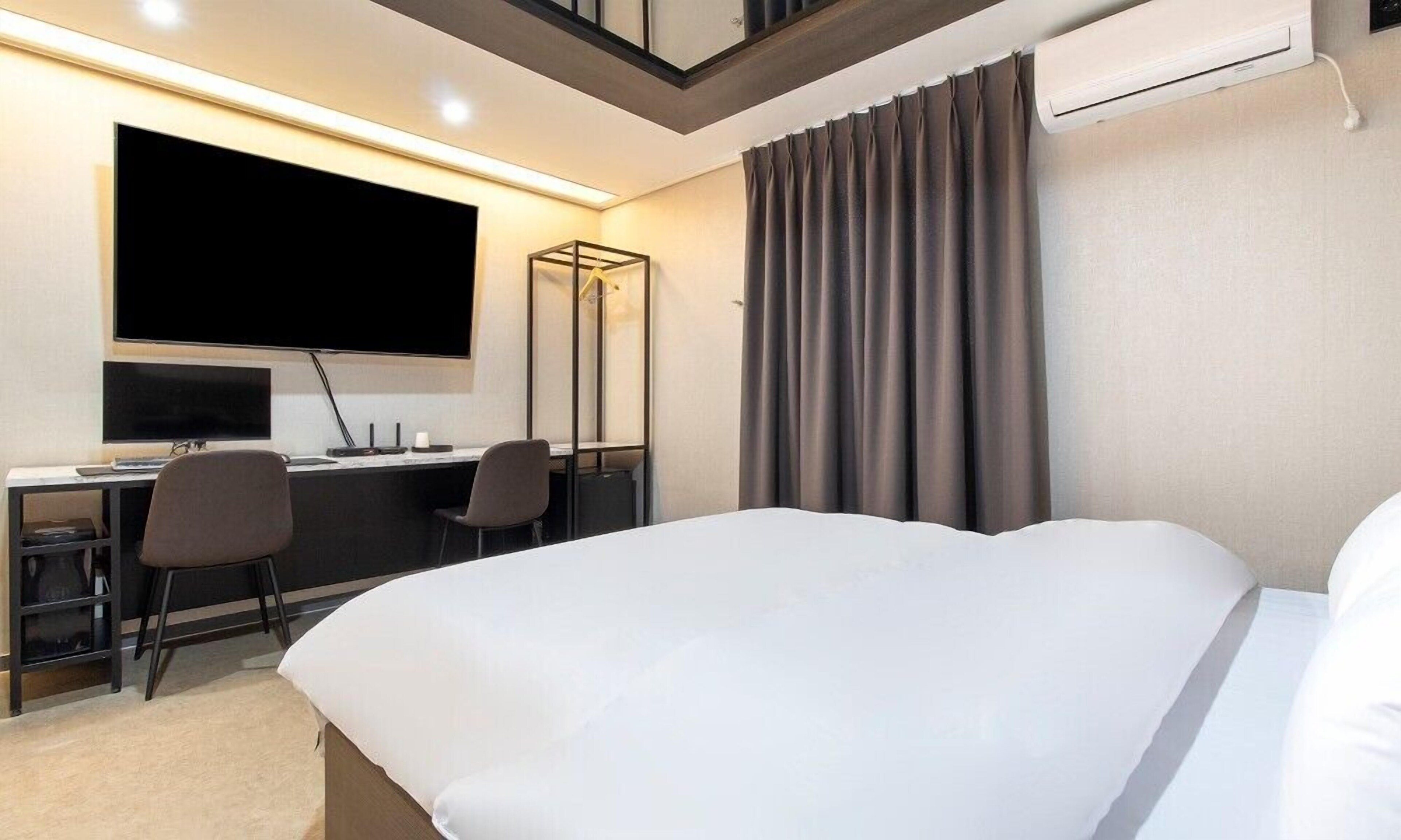 Hwaseong Stay13 Hotel 2*