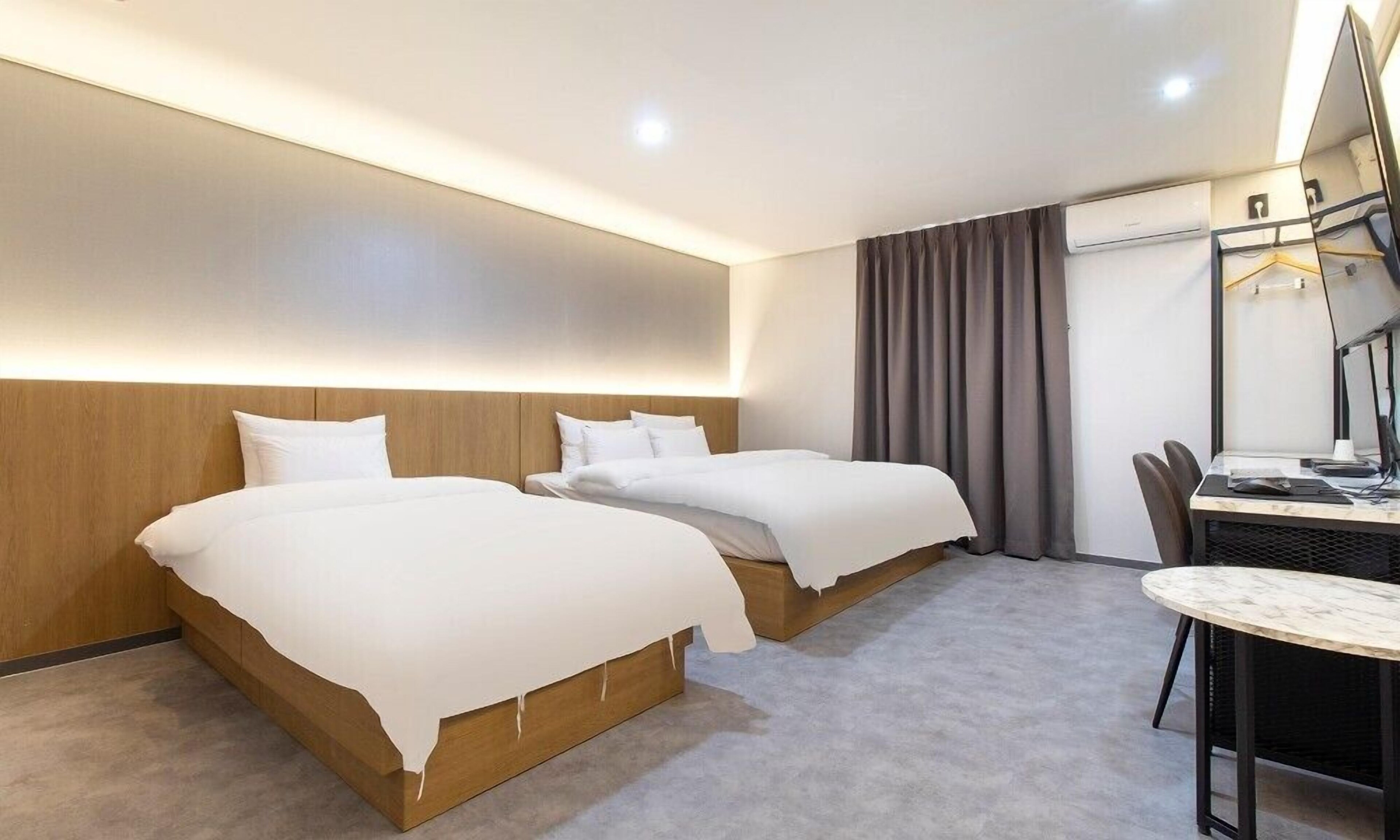 Hwaseong Stay13 Hotel 2*