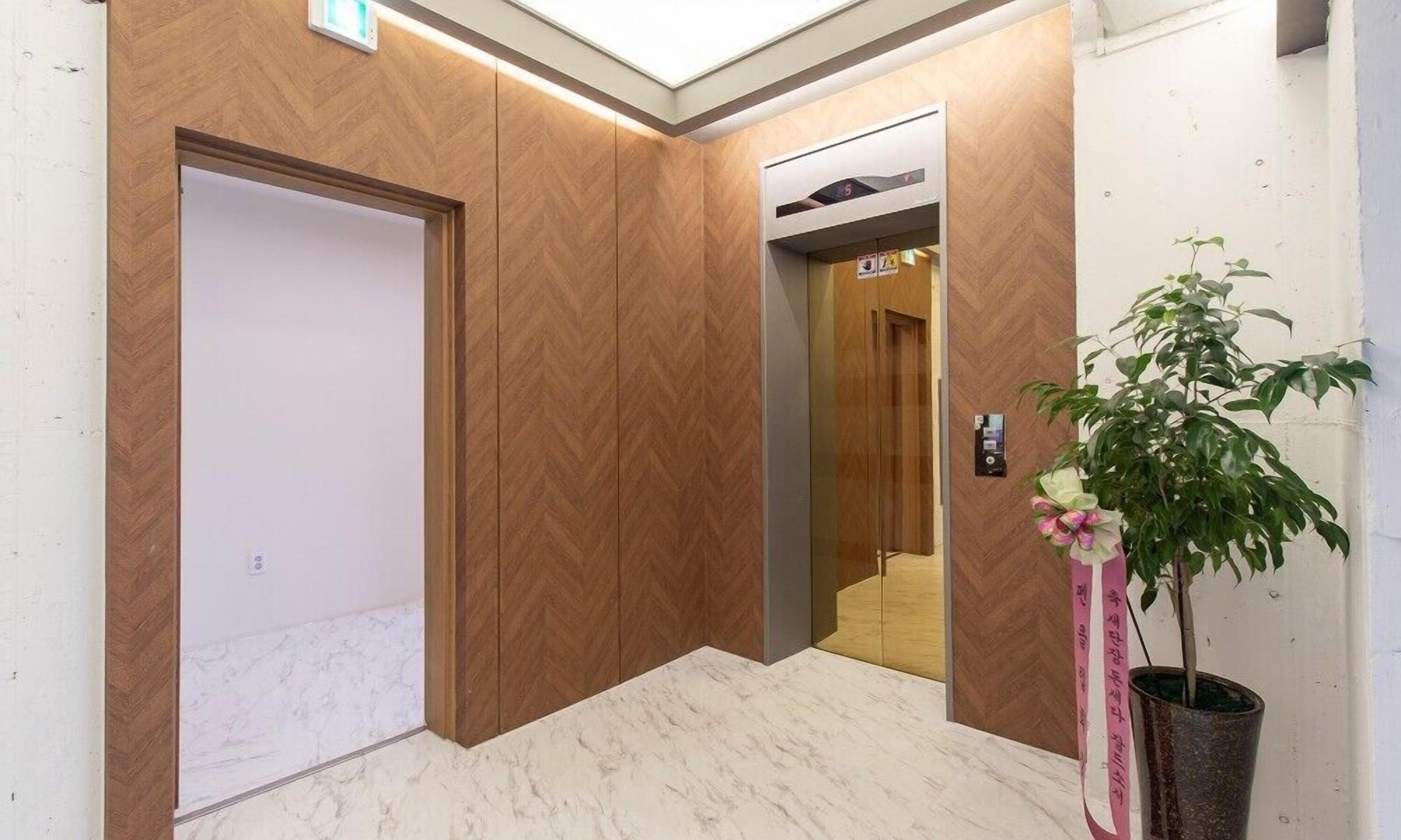 Hwaseong Stay13 Hotel 2*