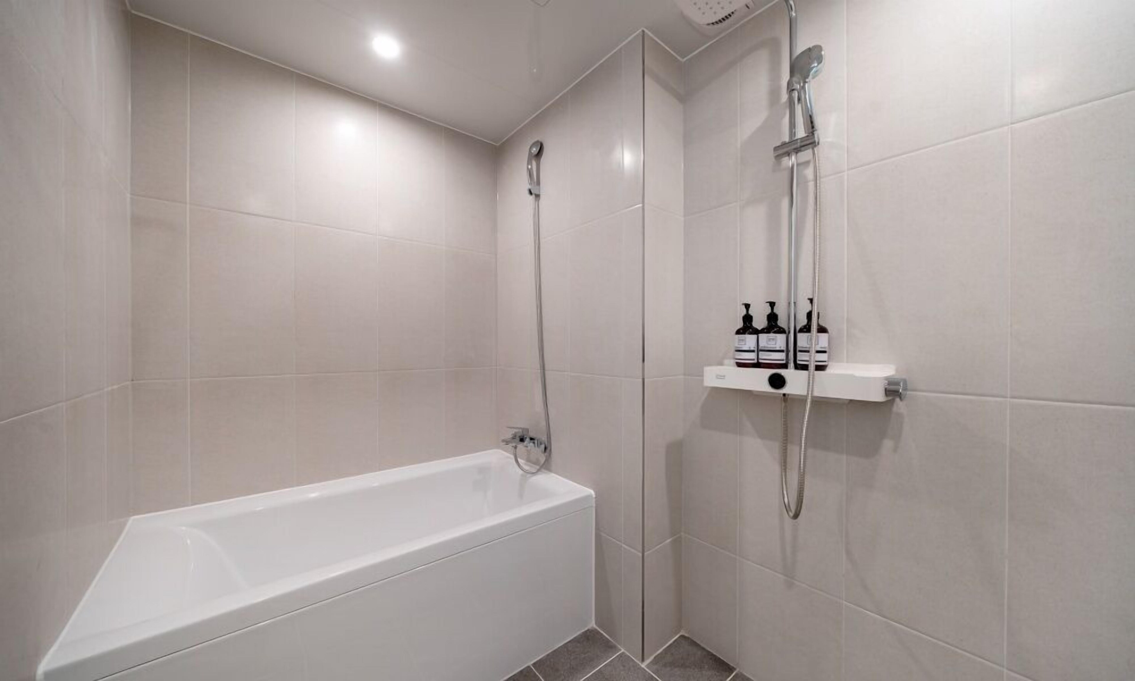 Siheung No25 hotel Geobuksum 2*