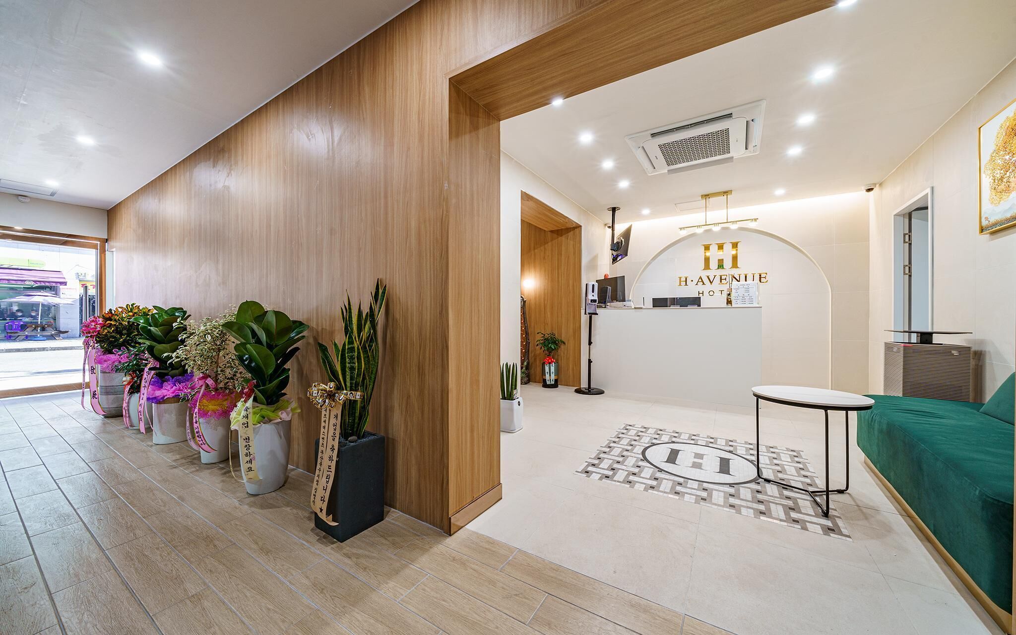 H Avenue Gimhae Samgye 0*