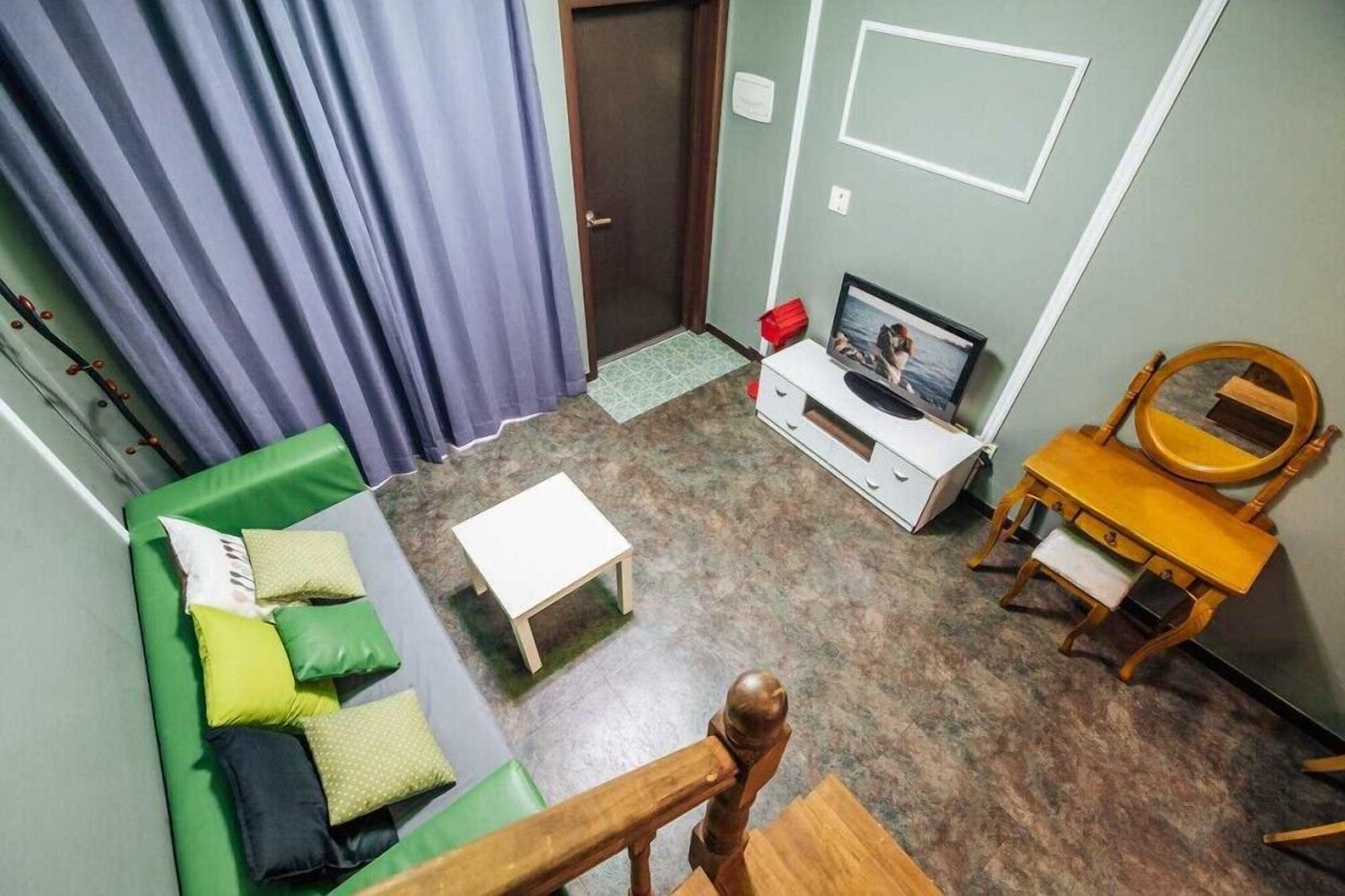 Indigo Pension 0*