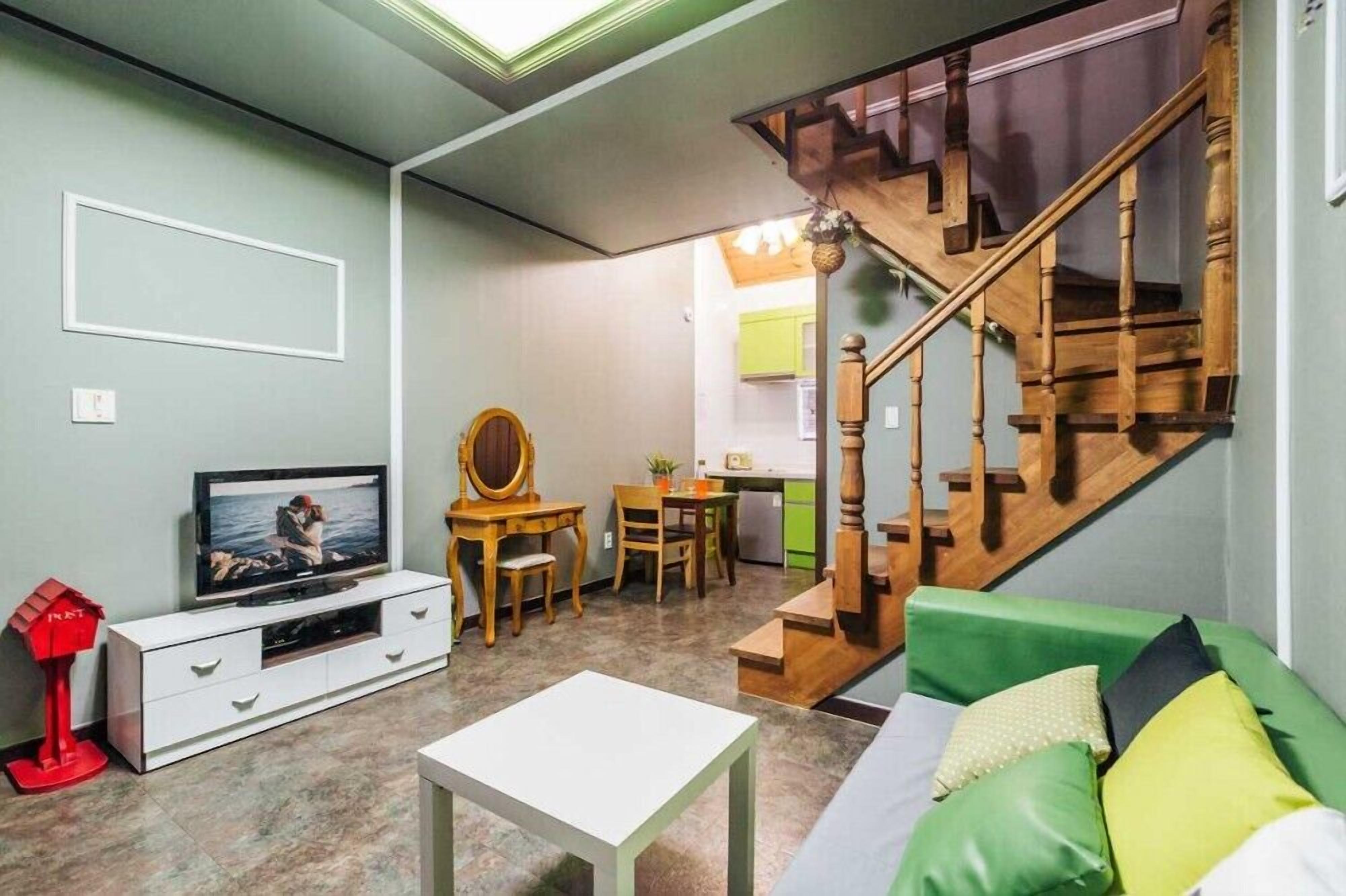Indigo Pension 0*