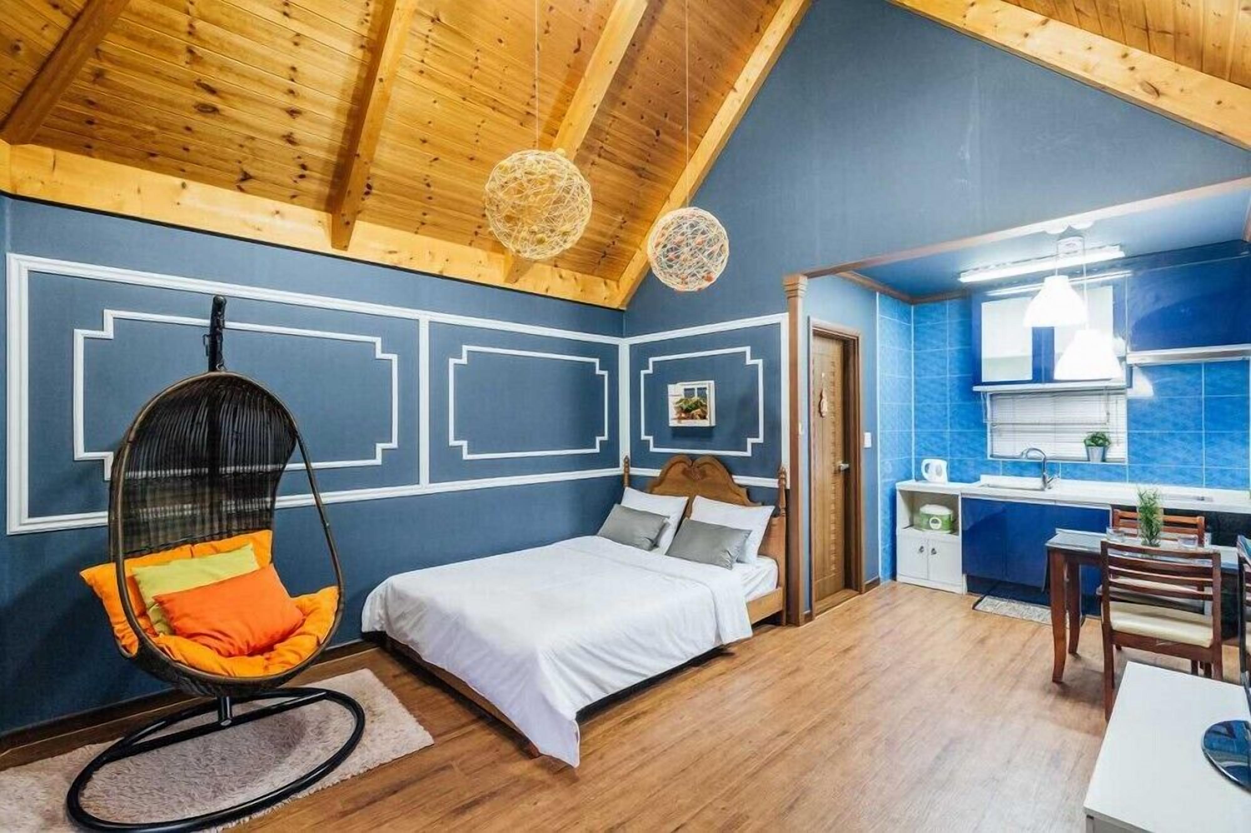 Indigo Pension 0*