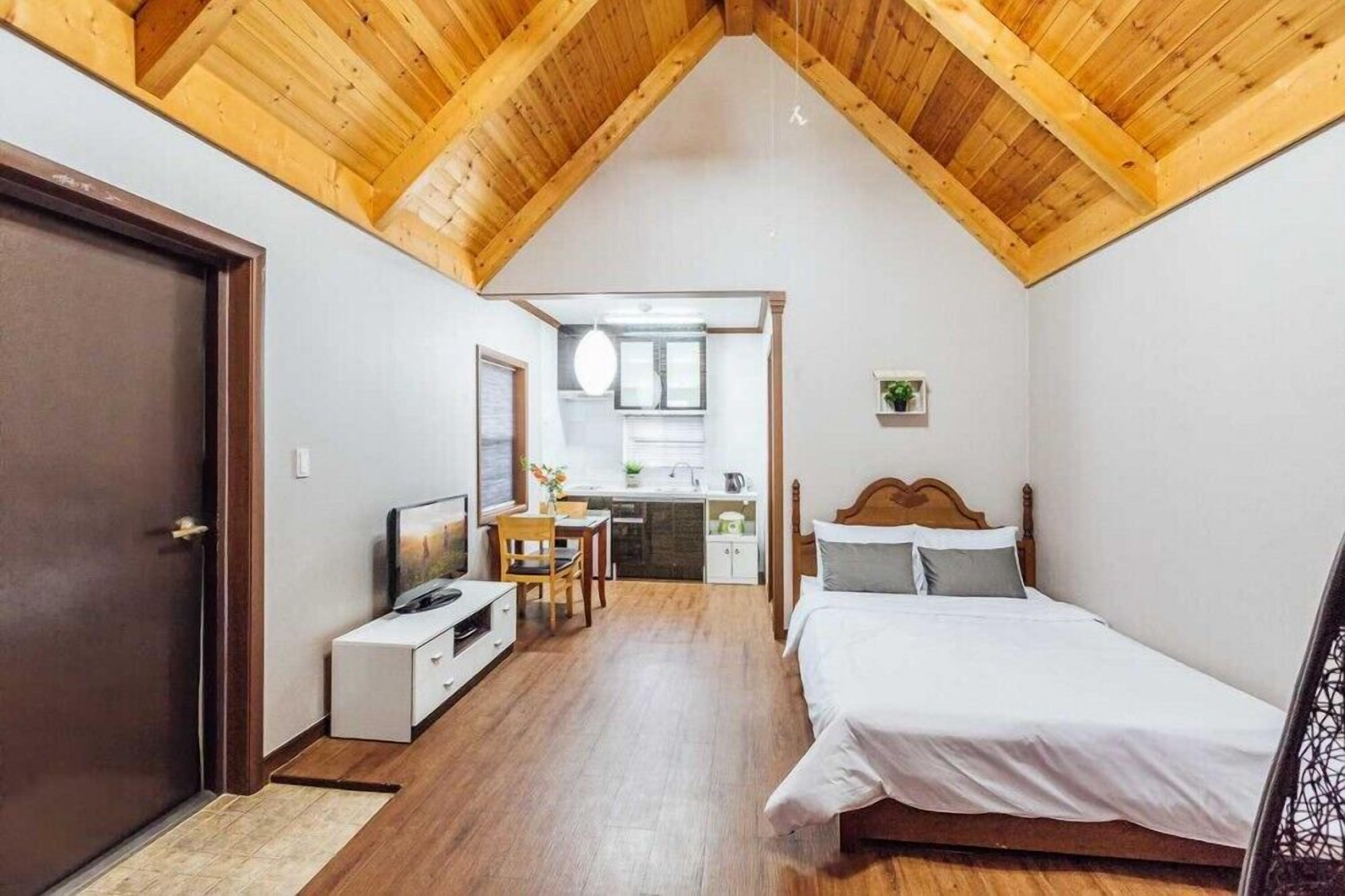 Indigo Pension 0*
