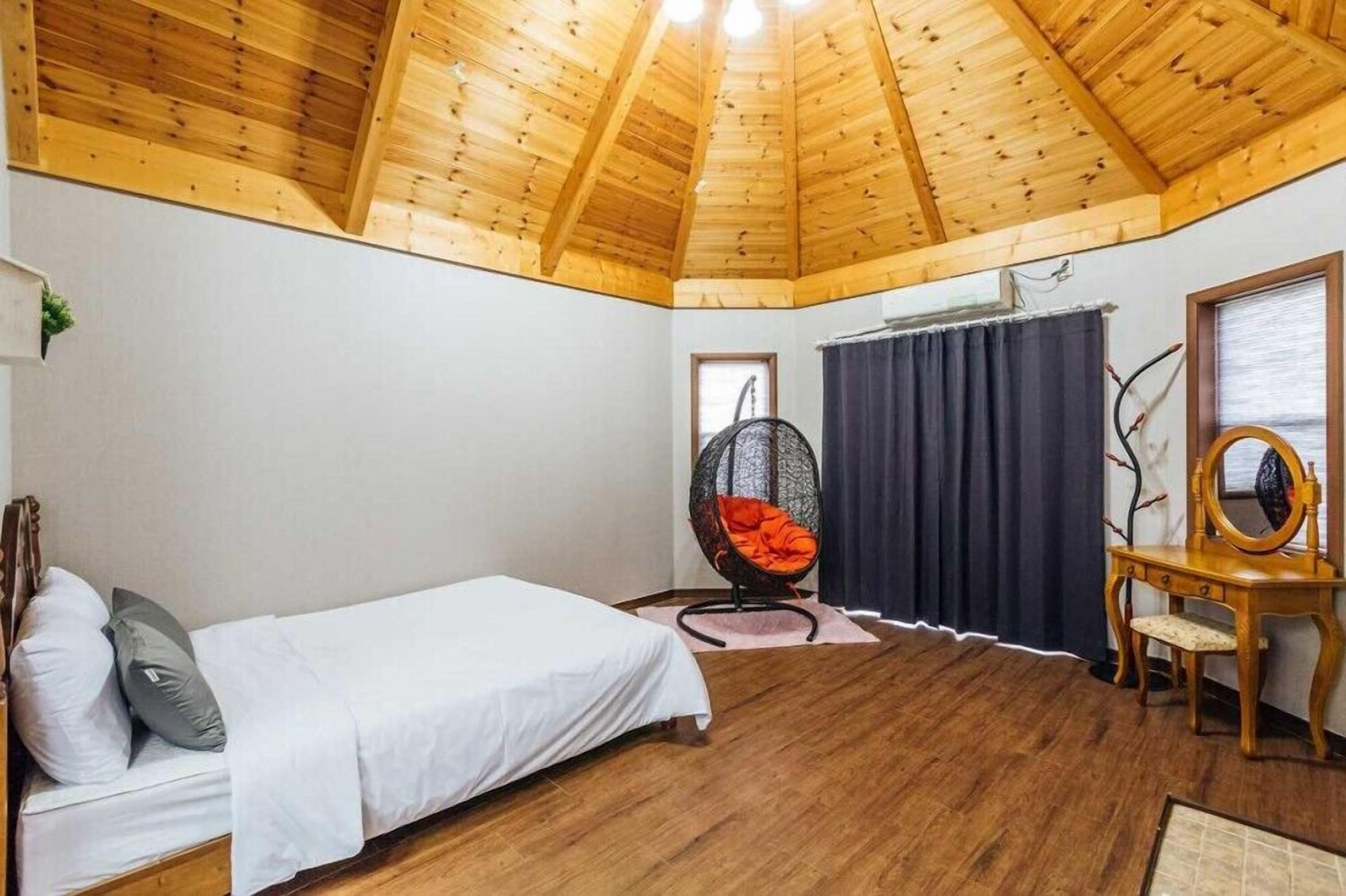 Indigo Pension 0*